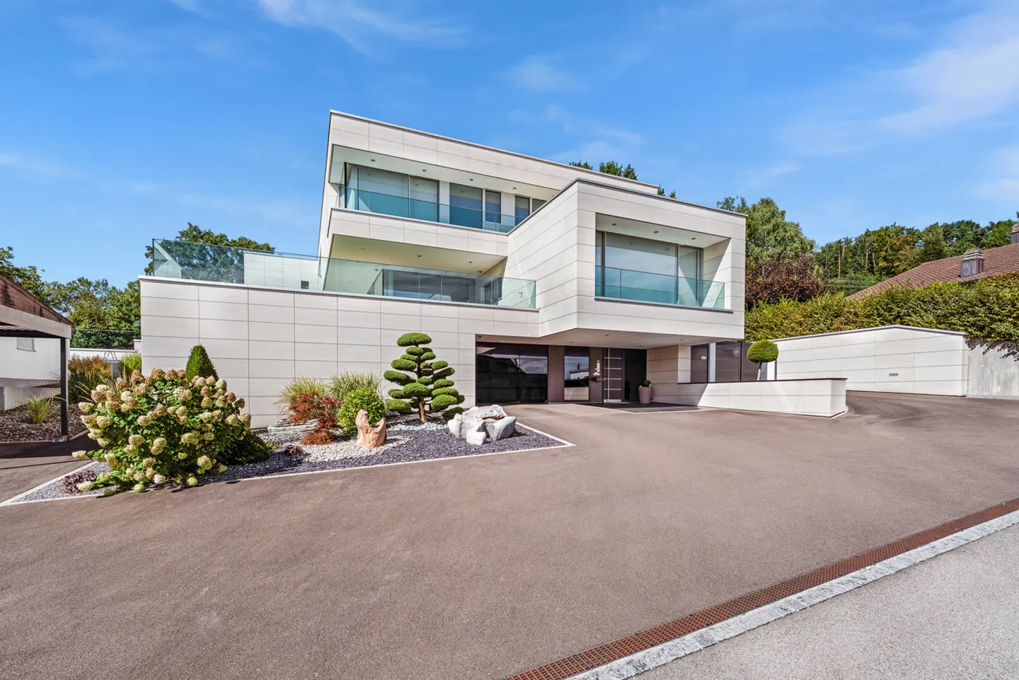 Außergewöhnliche Villa - Zeitgenössisches Design und Hochwertige Ausstattung - Foto 12 von 12