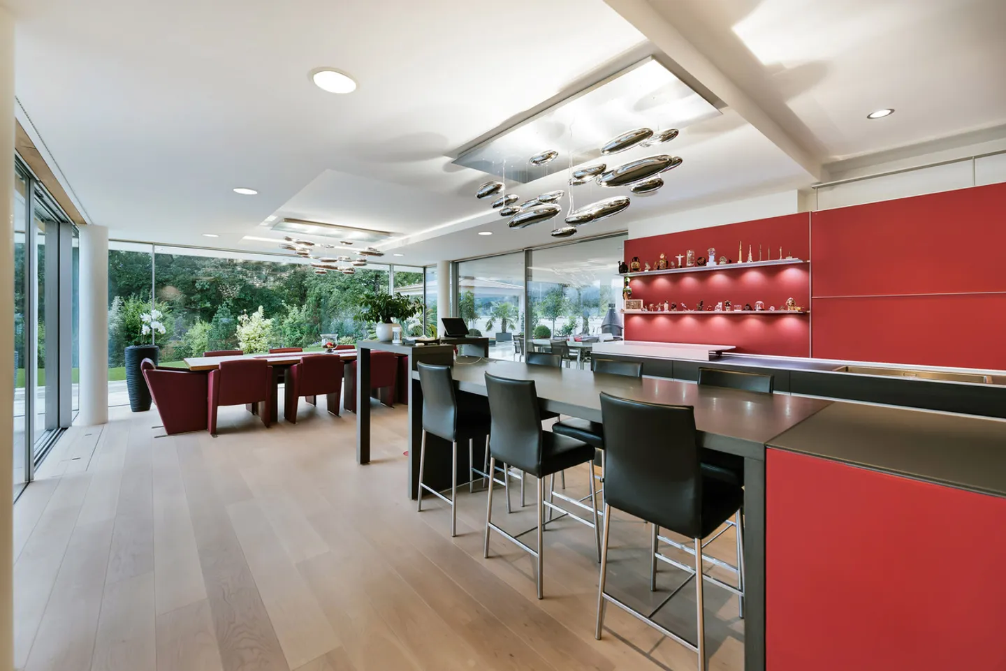 Außergewöhnliche Villa - Zeitgenössisches Design und Hochwertige Ausstattung - Foto 3 von 12