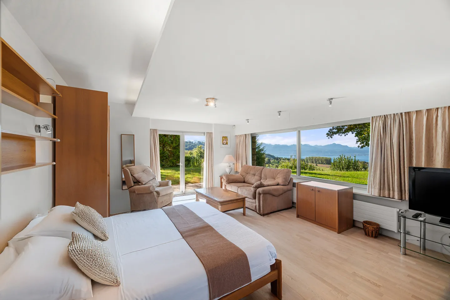 Architect-designed property with great privacy, stunning view of the lake, Lausanne - Photo 13 of 13