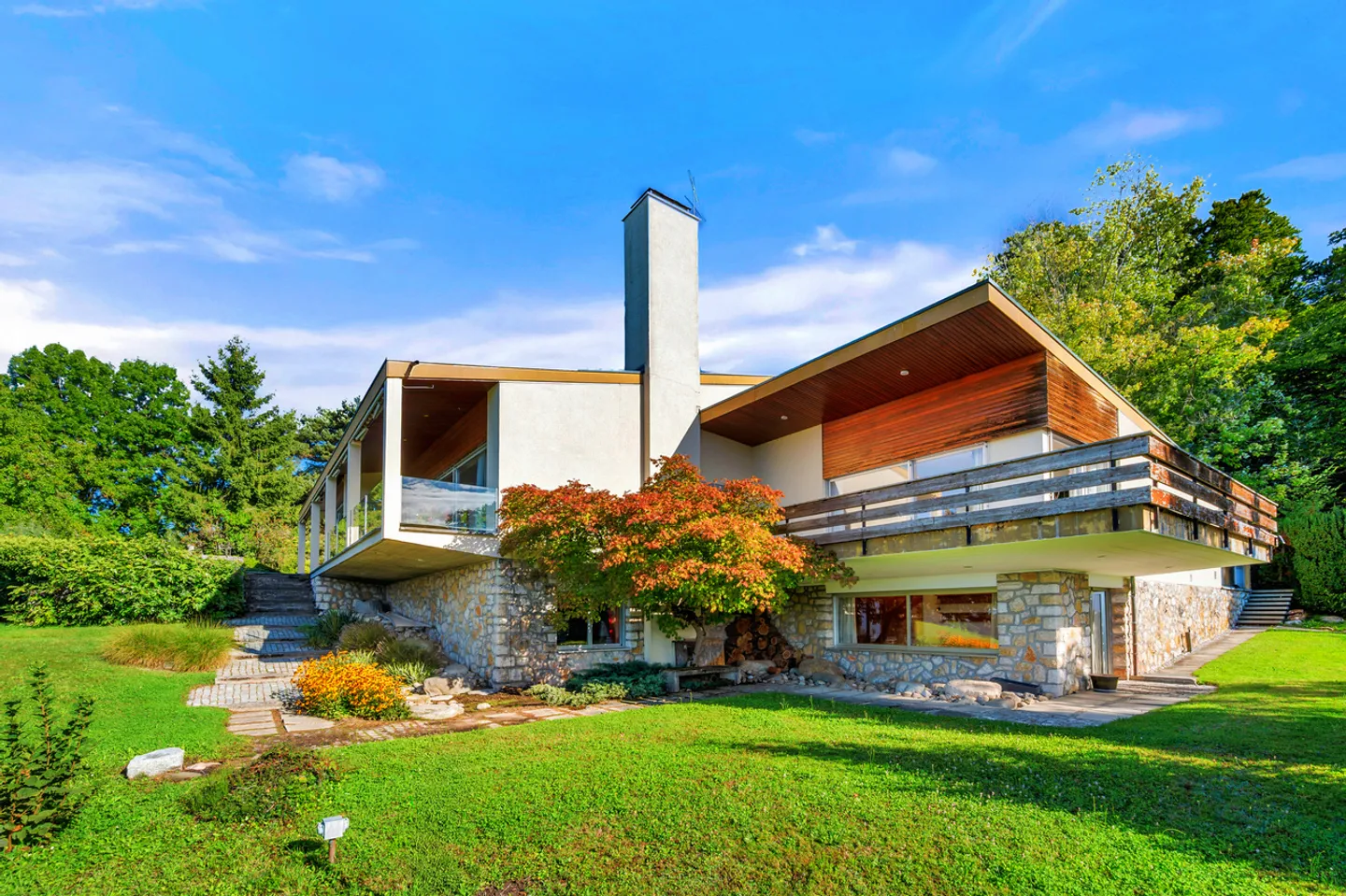Architect-designed property with great privacy, stunning view of the lake, Lausanne - Photo 1 of 13