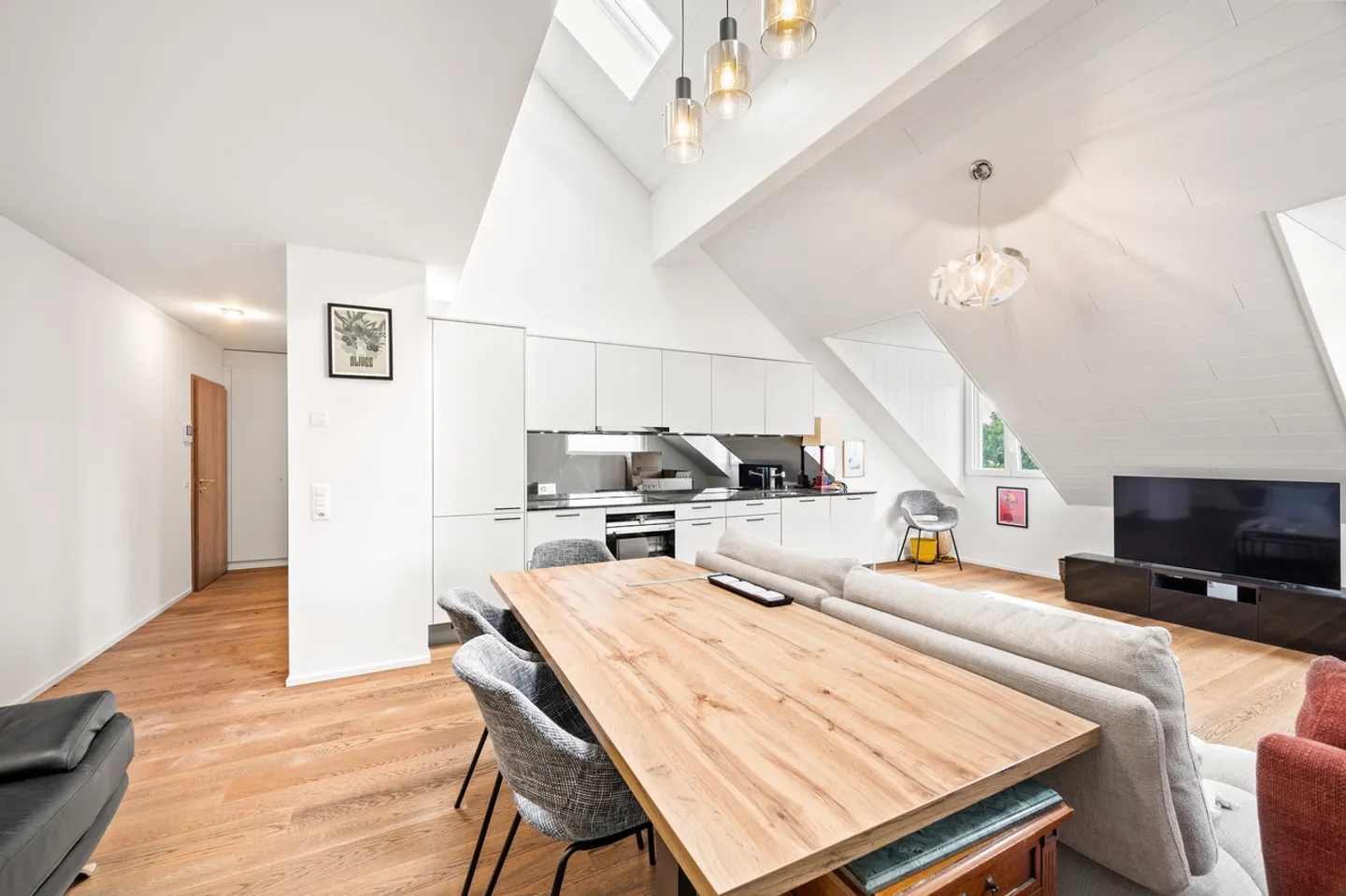 Incantevole duplex attico 3.5 locali a Monnaz - Foto 6 di 9