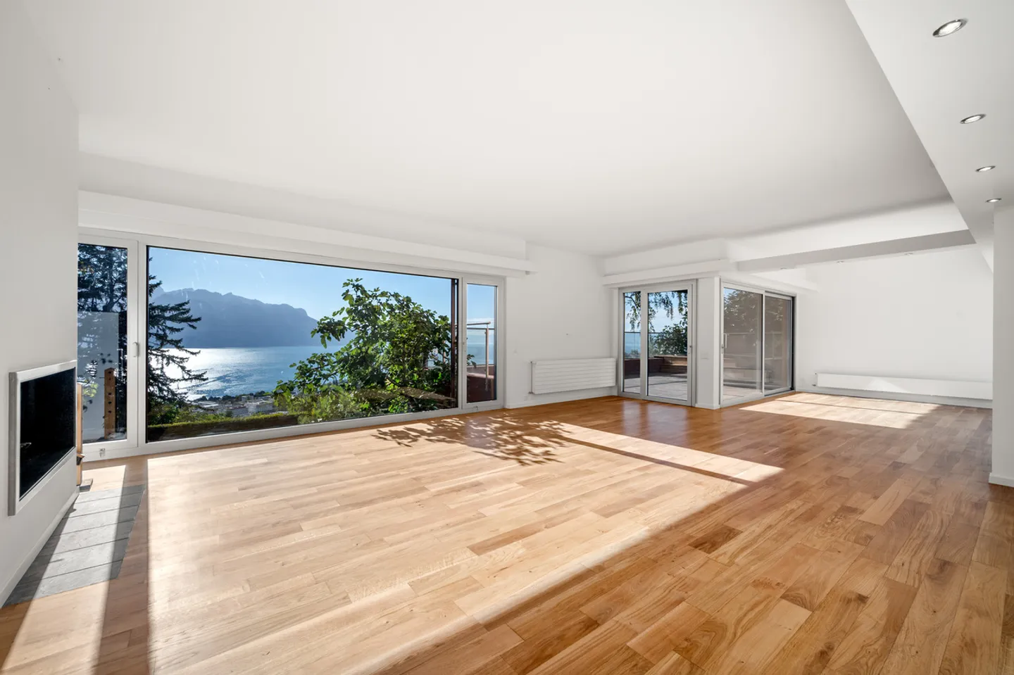 Zeitgenössisches, renoviertes Anwesen mit Panoramablick in Chernex - Foto 5 von 13