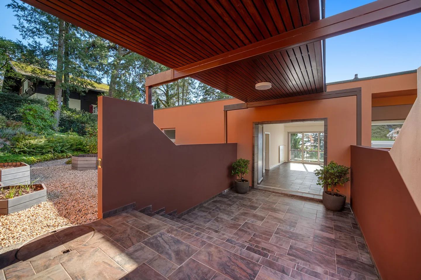 Zeitgenössisches, renoviertes Anwesen mit Panoramablick in Chernex - Foto 3 von 13