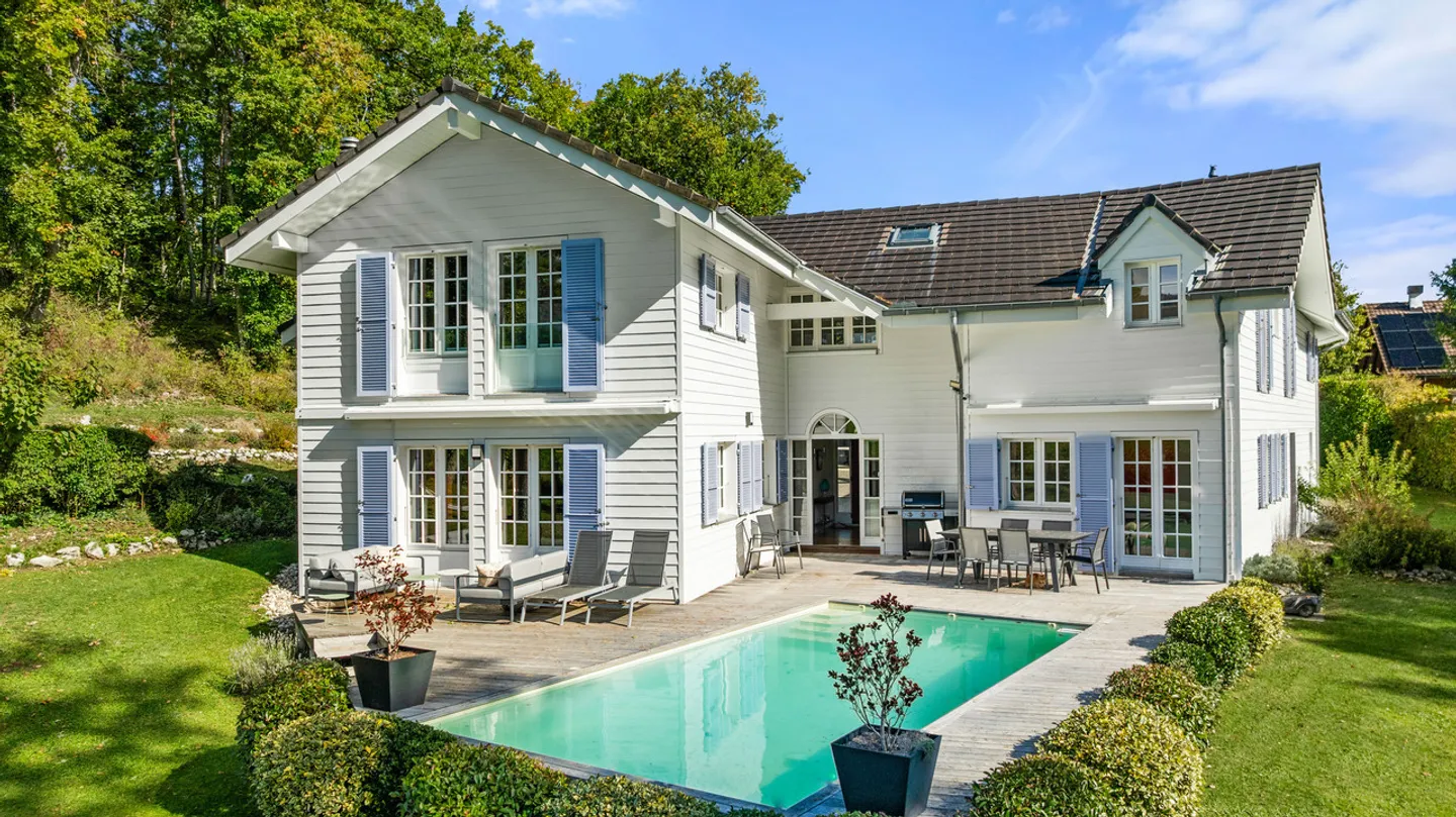 Wunderschöne Villa mit 400m2 und Pool, Gingins - Foto 2 von 13