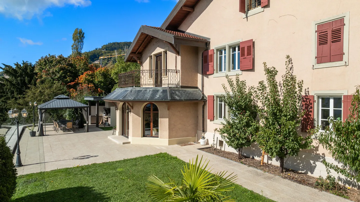 Exceptional estate overlooking the Riviera, spectacular view of the Lake - Photo 3 of 13