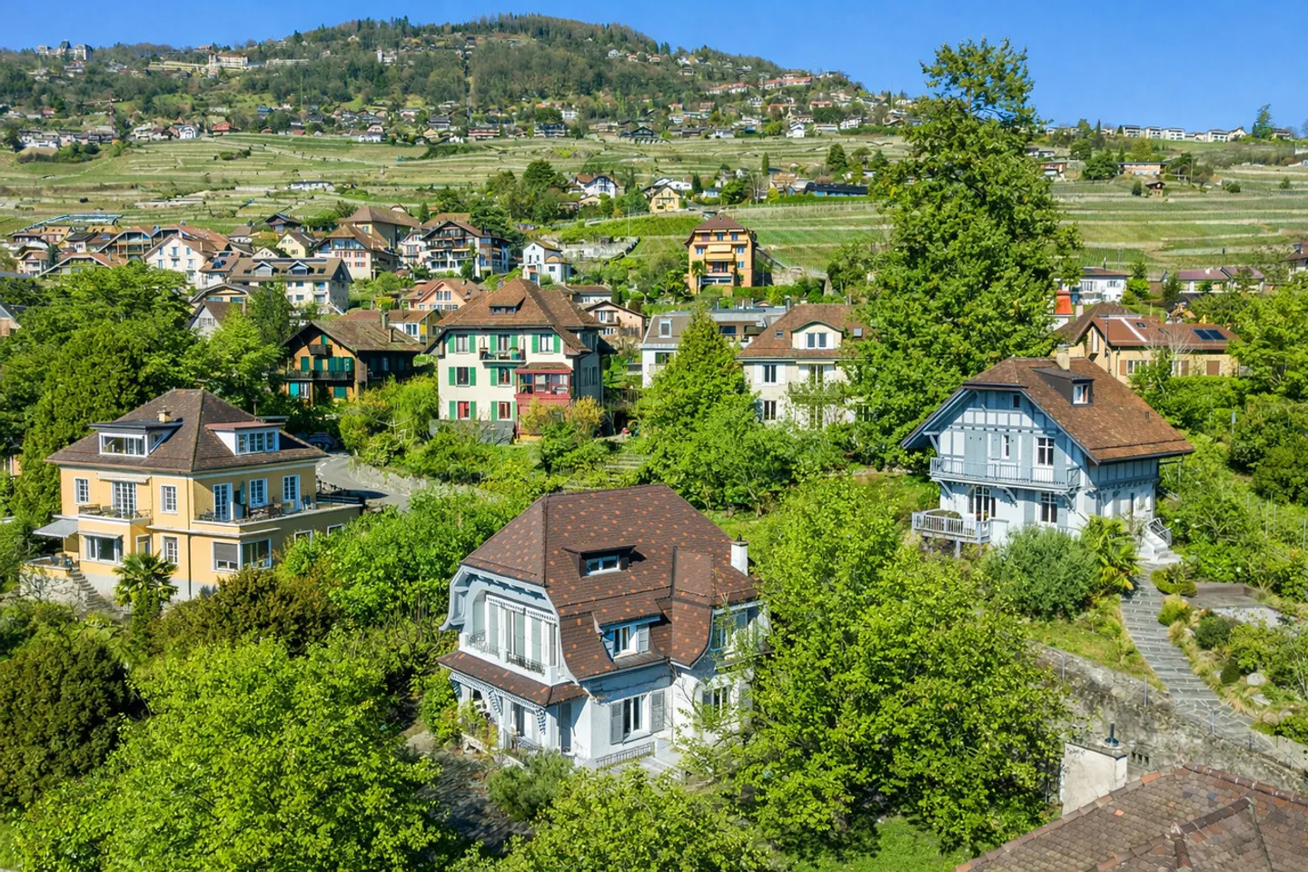 Affascinante proprietà dei primi del '900 in una zona tranquilla a Corseaux - Foto 1 di 13