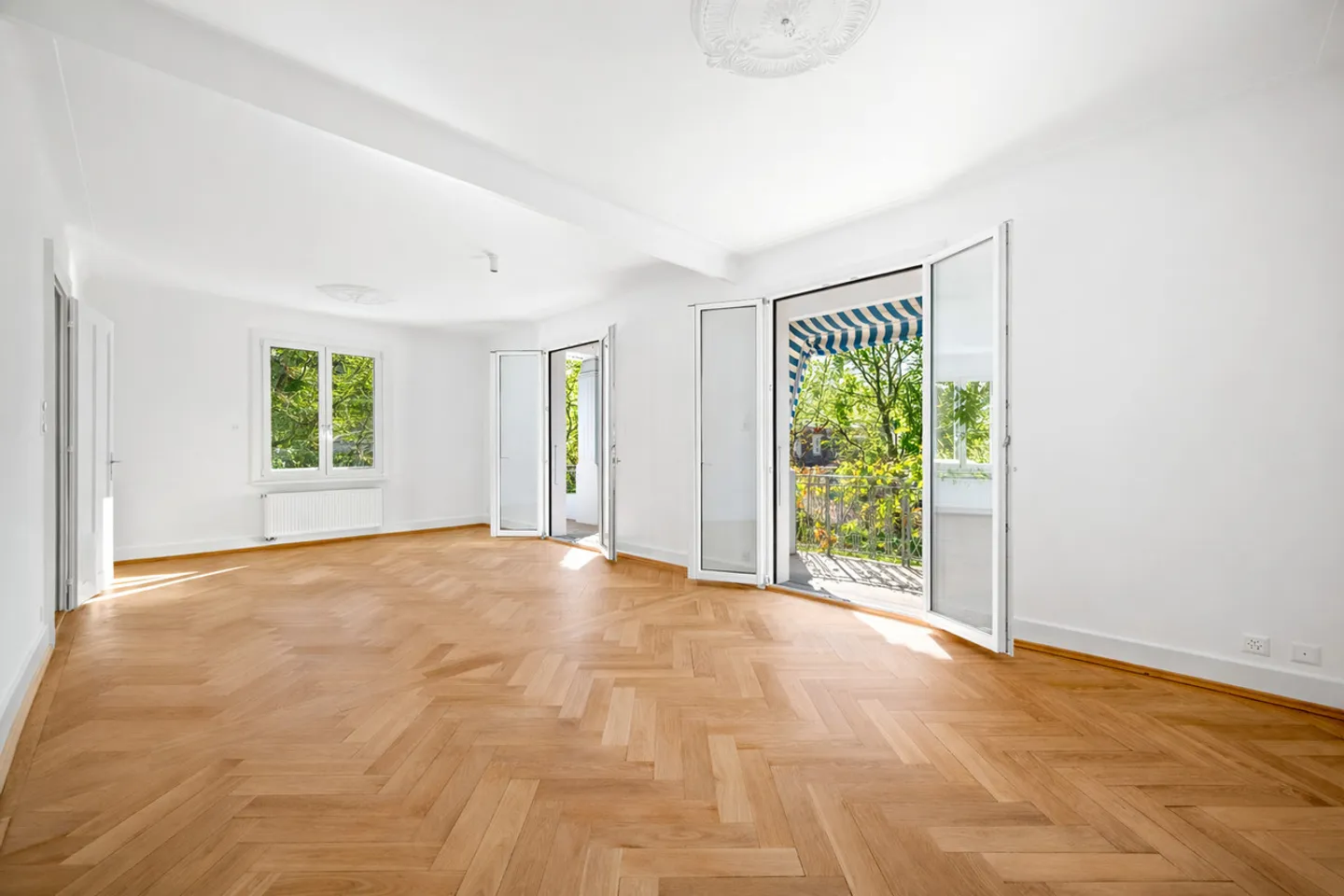 Affascinante proprietà dei primi del '900 in una zona tranquilla a Corseaux - Foto 5 di 13