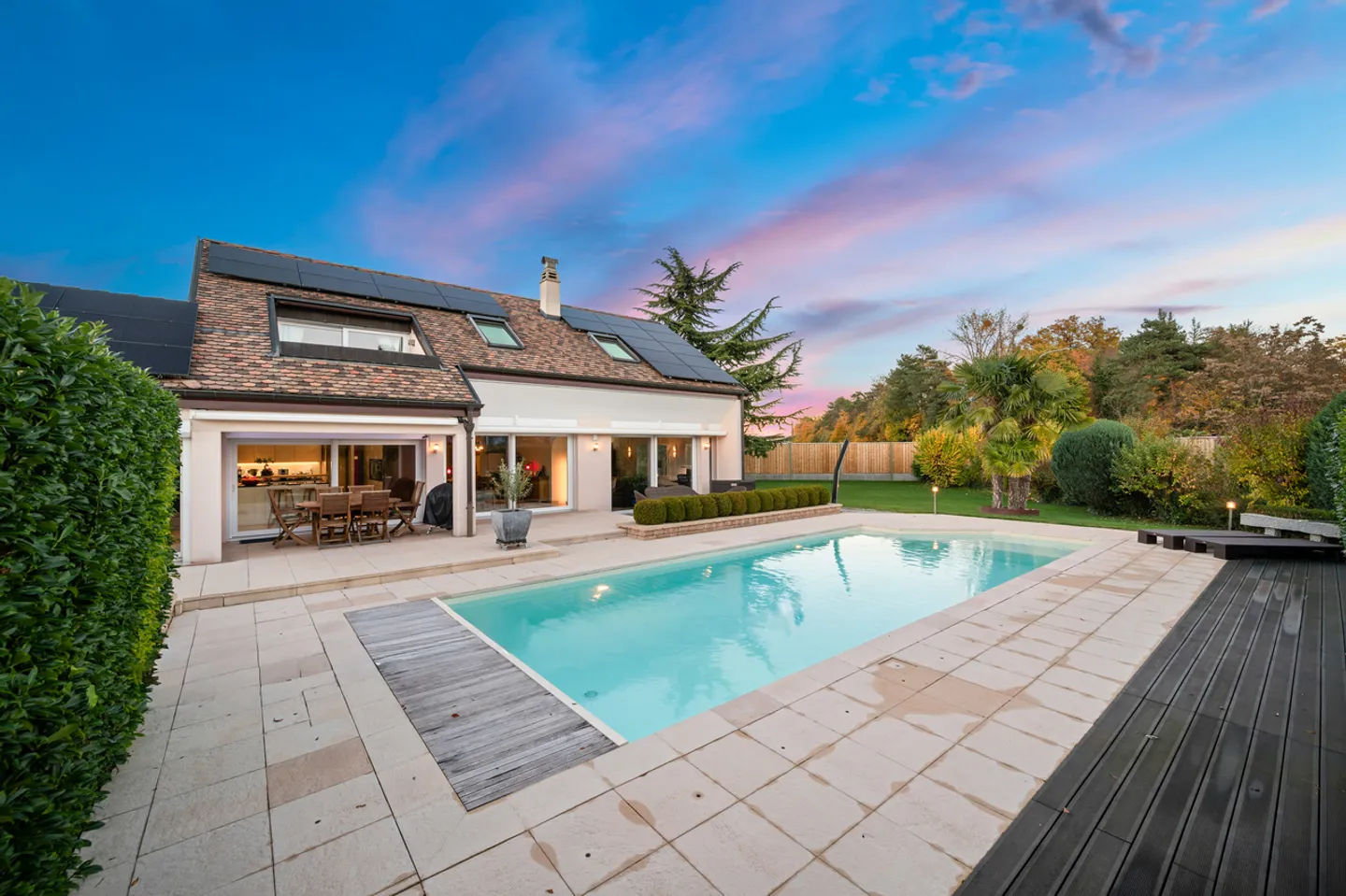 Very beautiful individual villa with swimming pool just steps from the lake in Crans - Photo 13 of 13