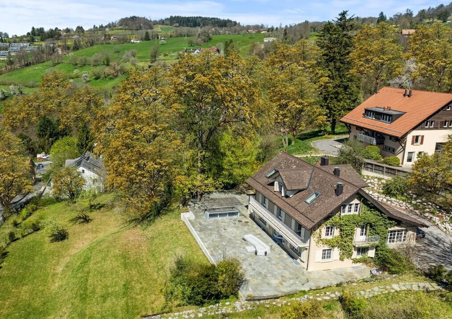 Superbe propriété rénovée avec vue panoramique à Lutry - Photo 1 sur 13