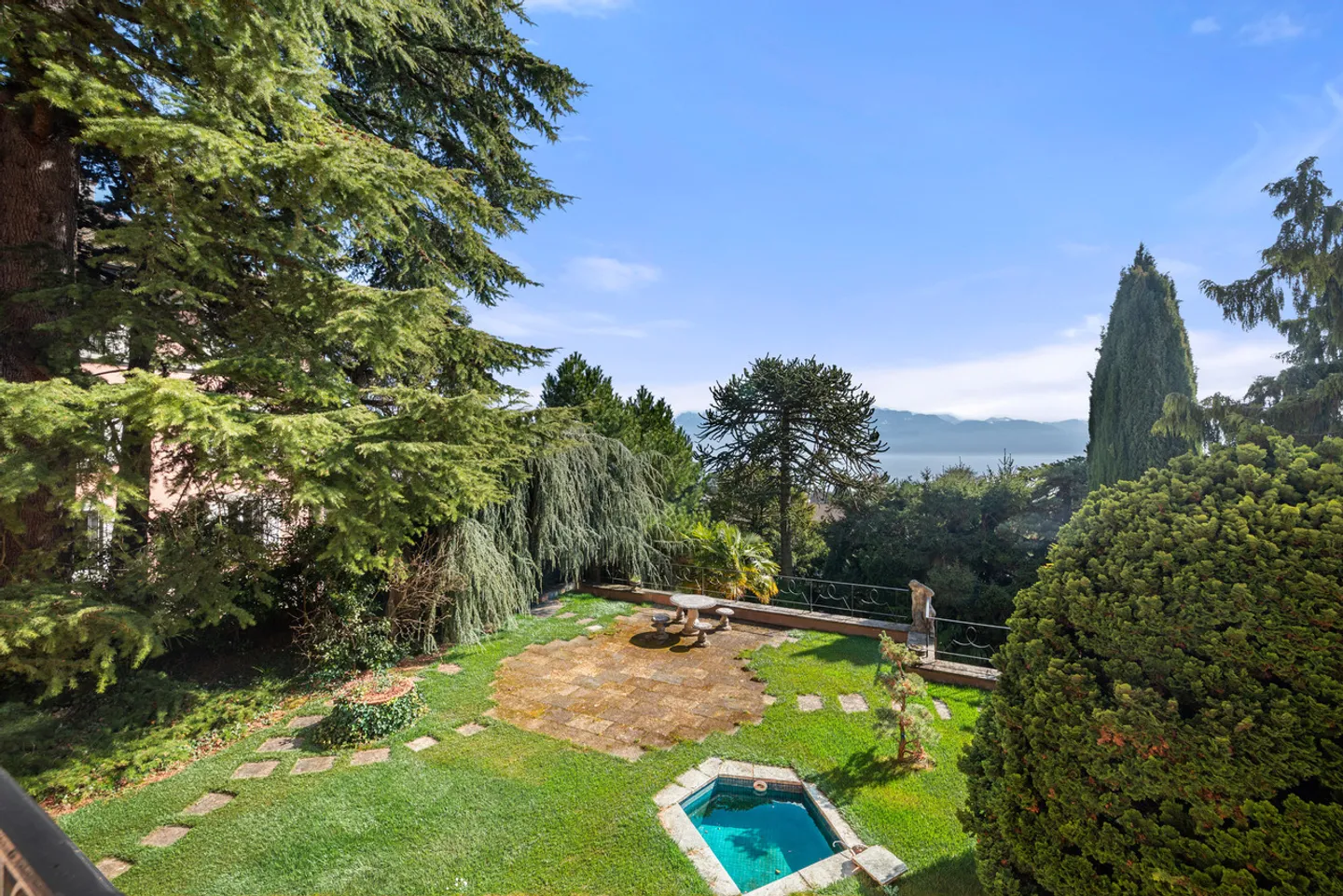 Raffinata proprietà in stile mediterraneo con vista lago a Pully - Foto 4 di 13