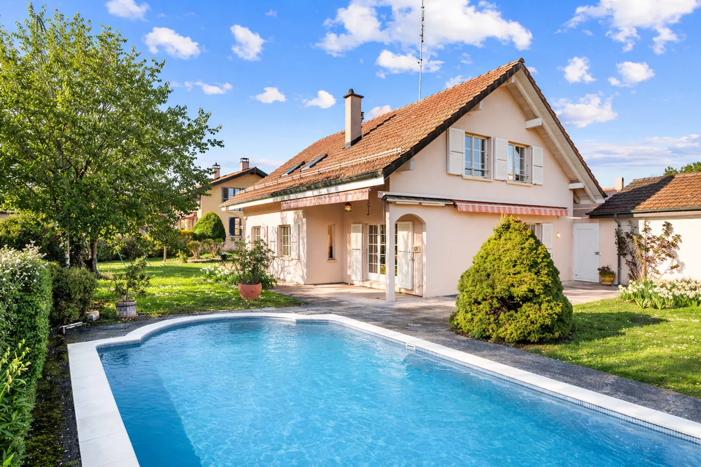 Charming family villa with great potential in the heart of Cologny (GE) - Photo 1 of 13