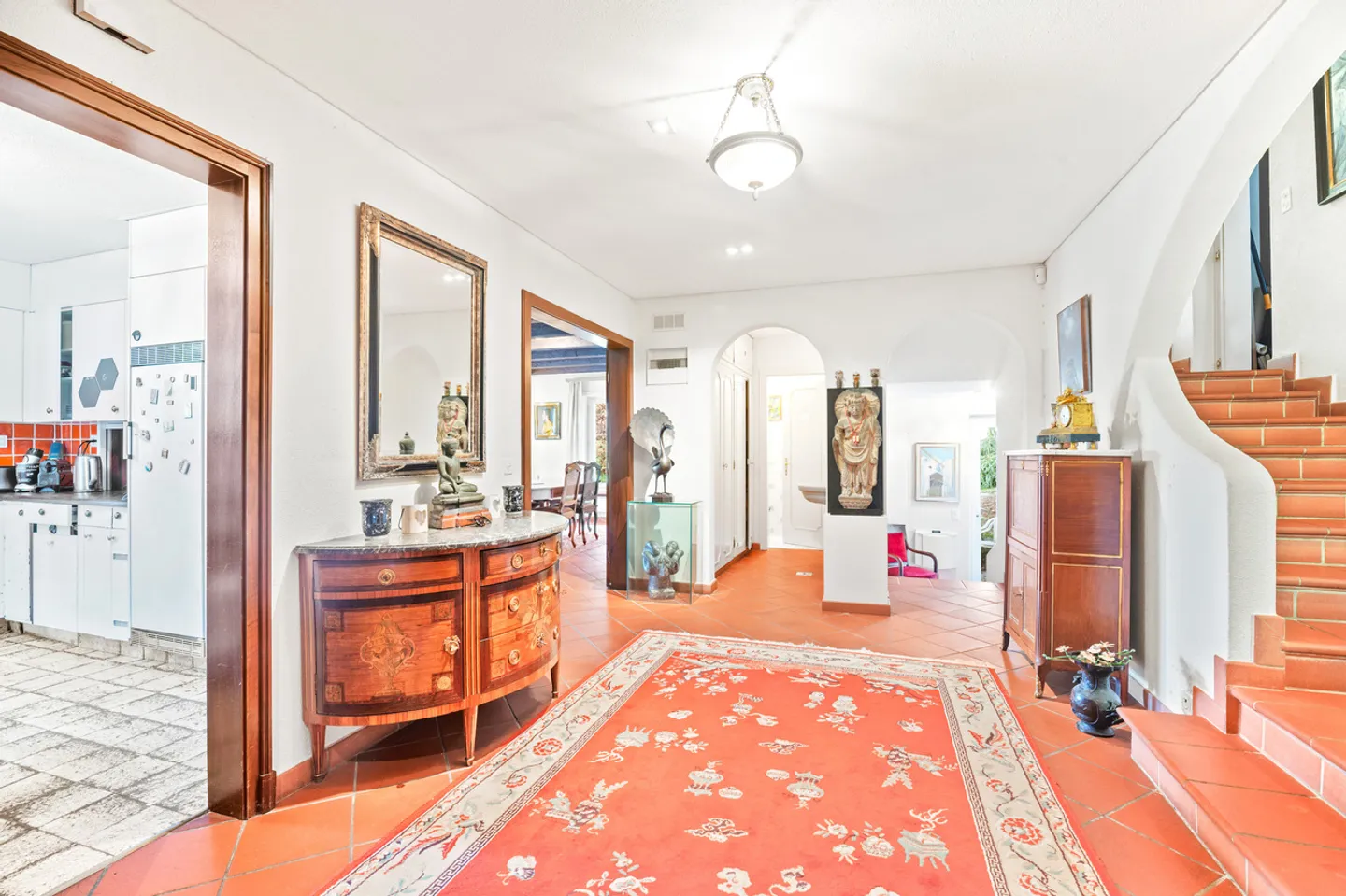 Propriété de charme à rénover, vue et piscine intérieure à St-Légier - Photo 4 sur 13