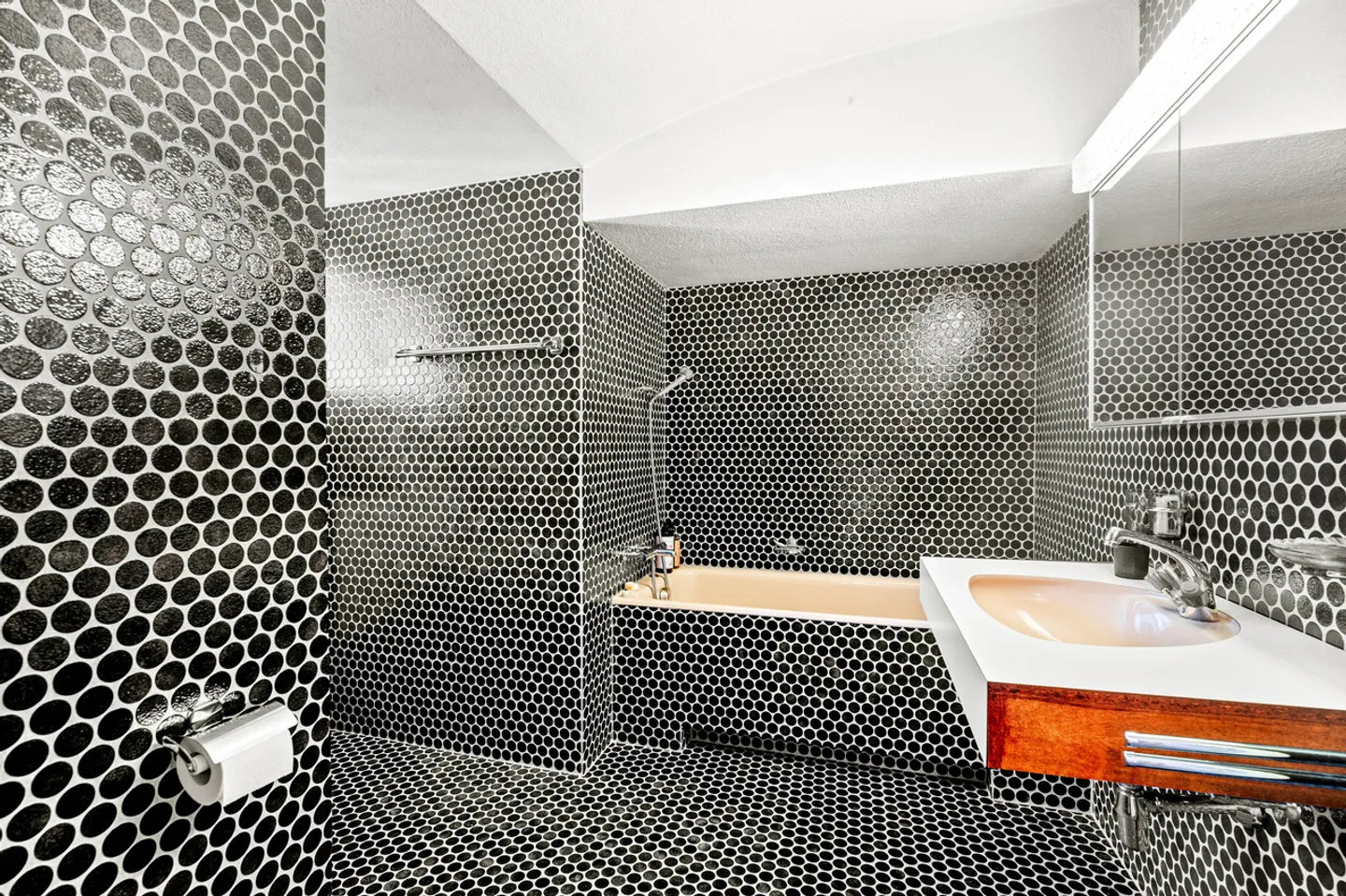 Propriété de charme à rénover, vue et piscine intérieure à St-Légier - Photo 10 sur 13