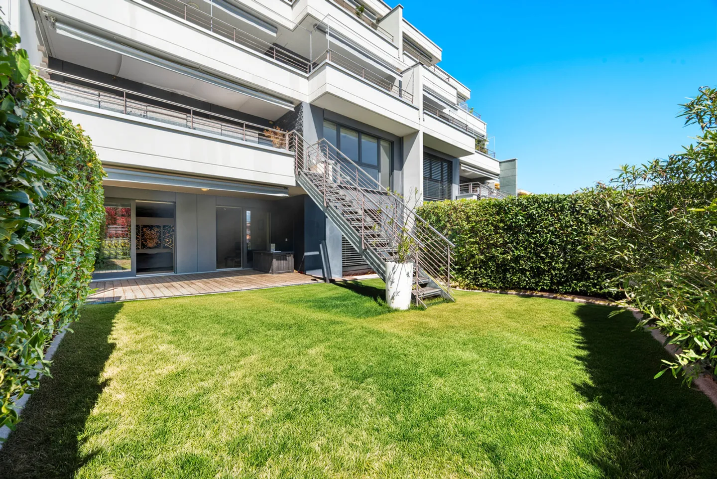 Beautiful turnkey apartment with terrace and garden - Pully Sud - Photo 1 of 12