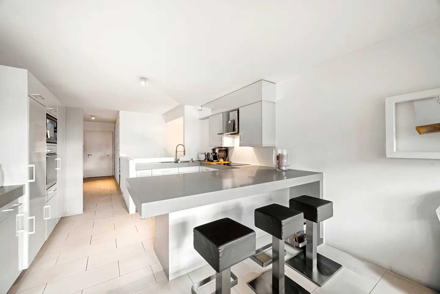 Beautiful turnkey apartment with terrace and garden in the heart of Pully - Photo 3 of 12