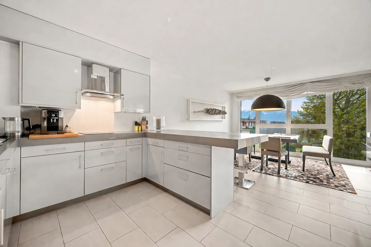 Beautiful turnkey apartment with terrace and garden in the heart of Pully - Photo 4 of 12