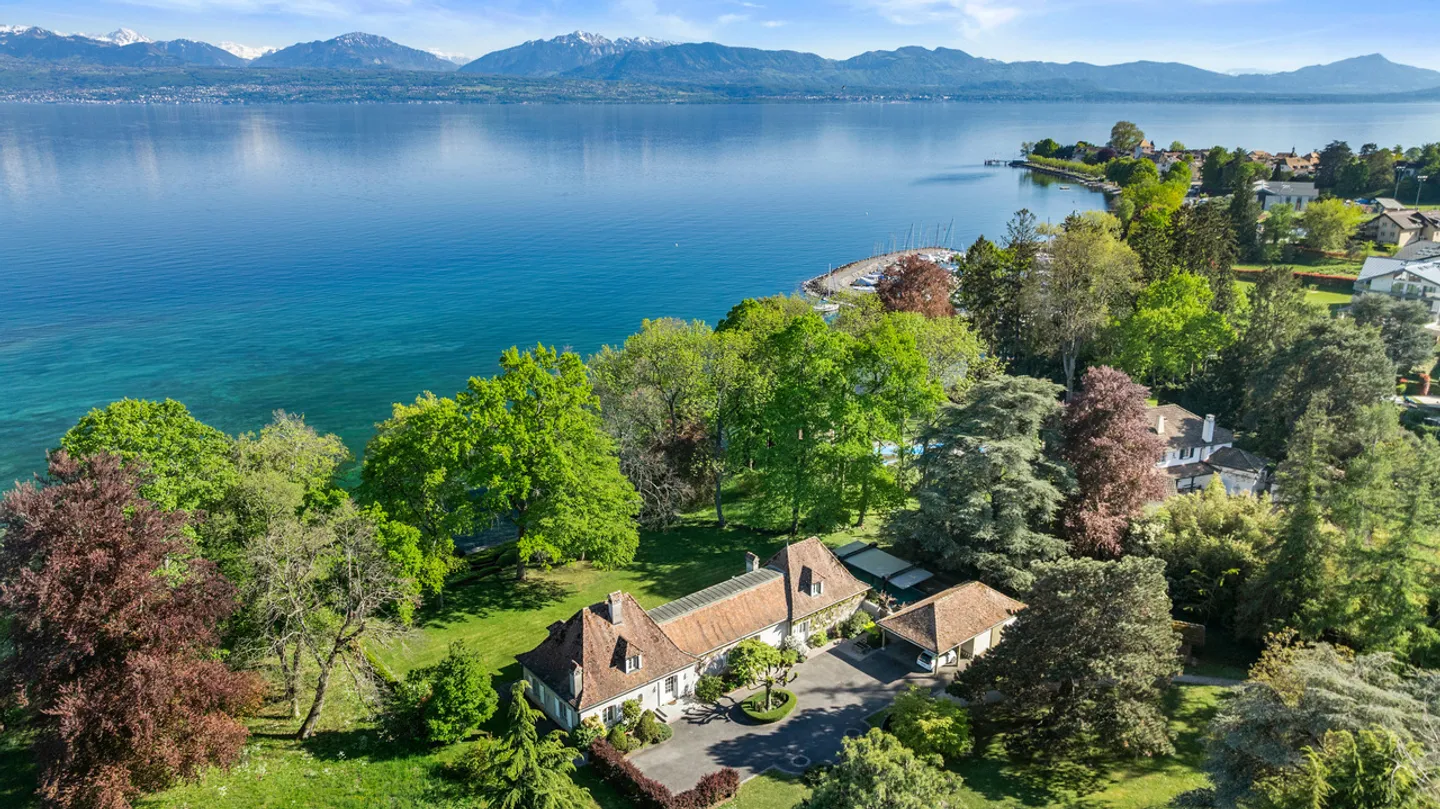 Very beautiful "waterfront" property with great potential, St Prex - Photo 1 of 13