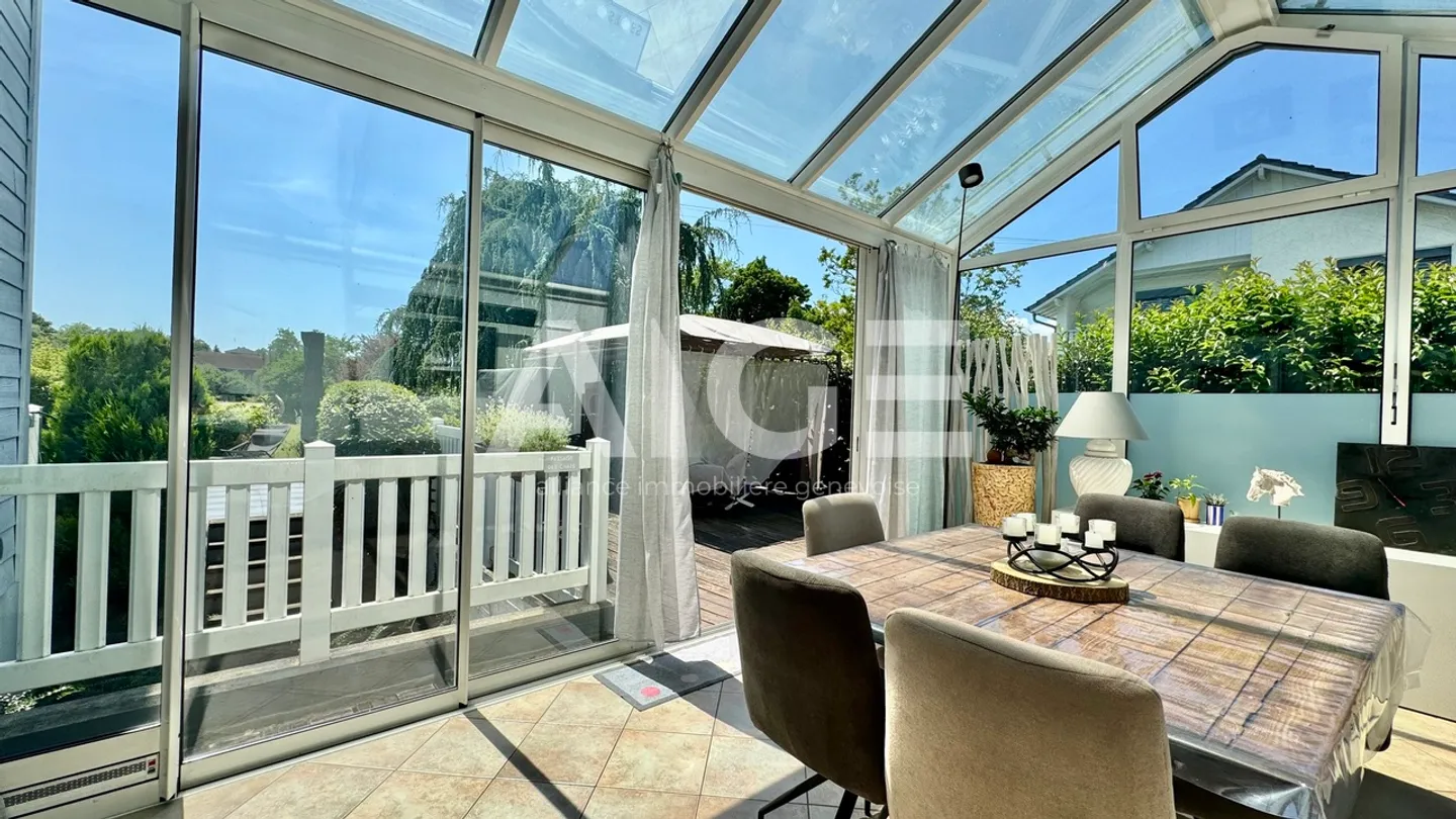 Elegante villa con bei volumi a Confignon - Foto 2 di 3