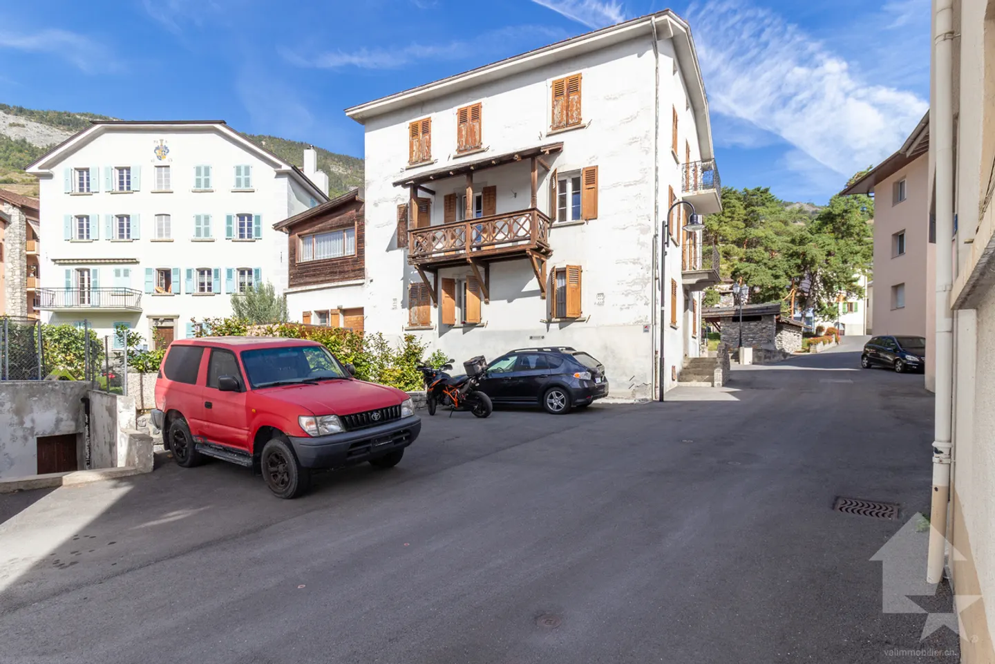 Residenza di carattere con 3 appartamenti in posizione ideale - Foto 1 di 13
