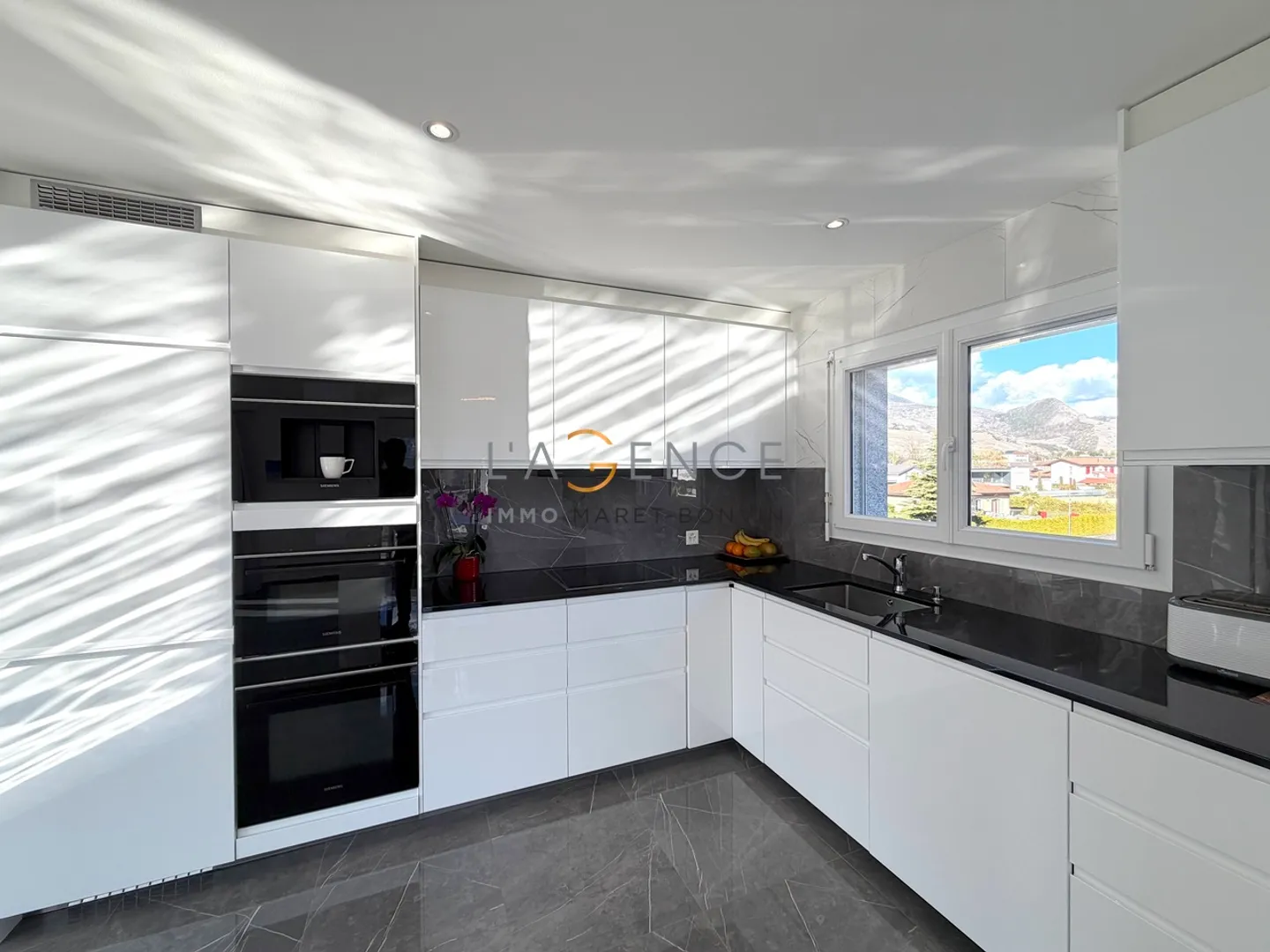 ATTICO DI 5,5 VANI CON TERRAZZA A 360 GRADI DI 130M2 - Foto 6 di 12