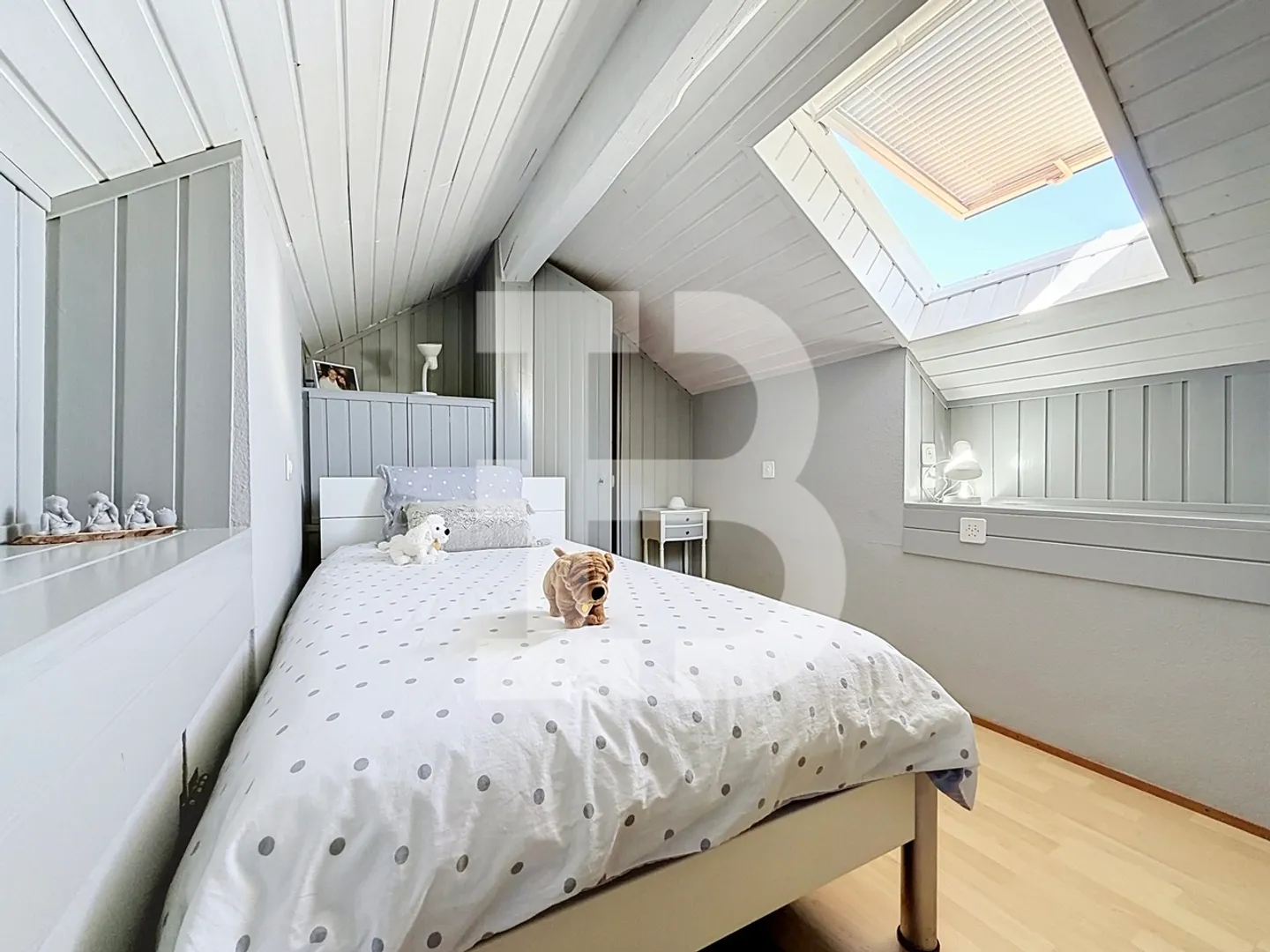 Charmant duplex en attique avec deux chambres - Photo 9 of 9
