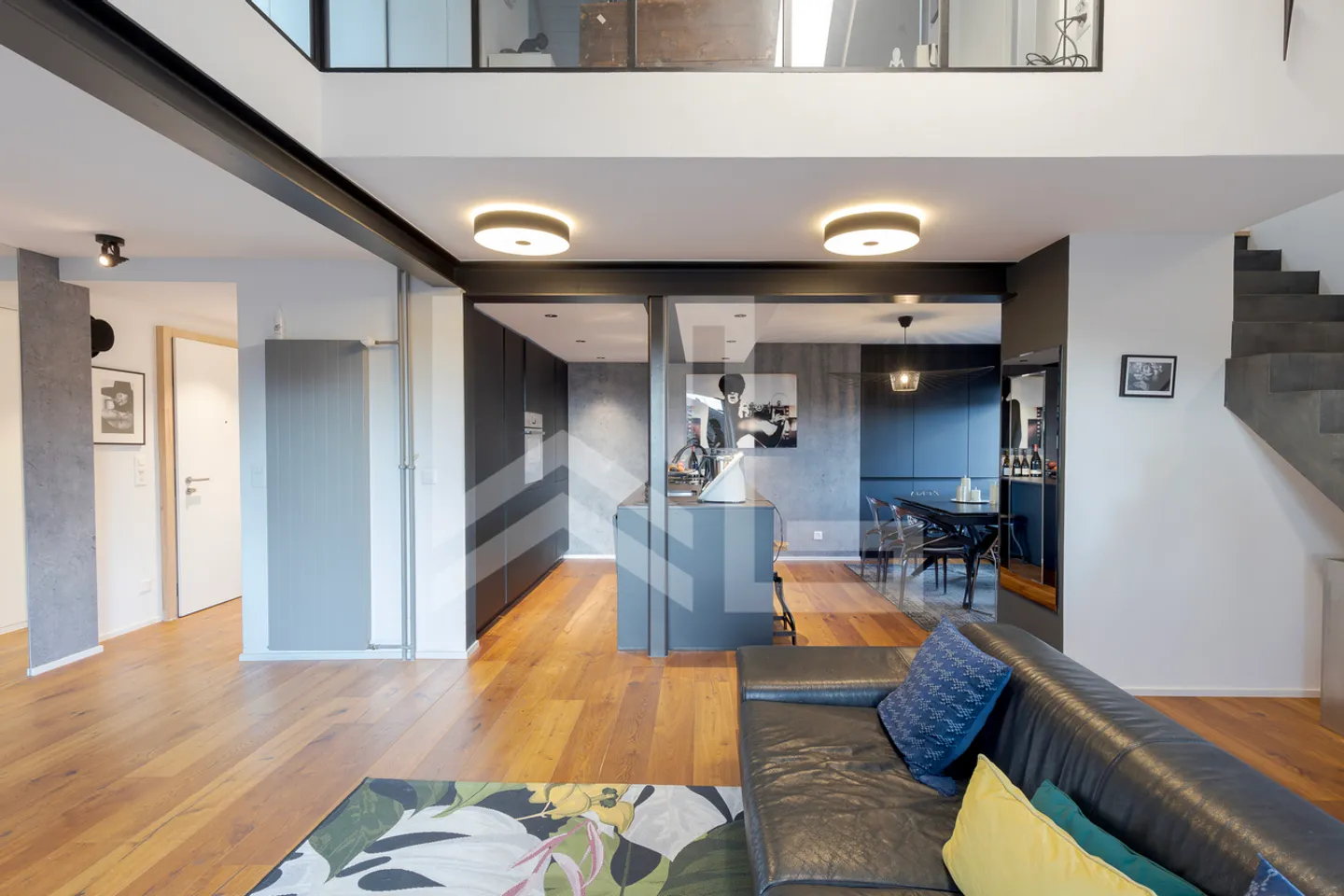 Superbe duplex entièrement rénové - Foto 4 von 9