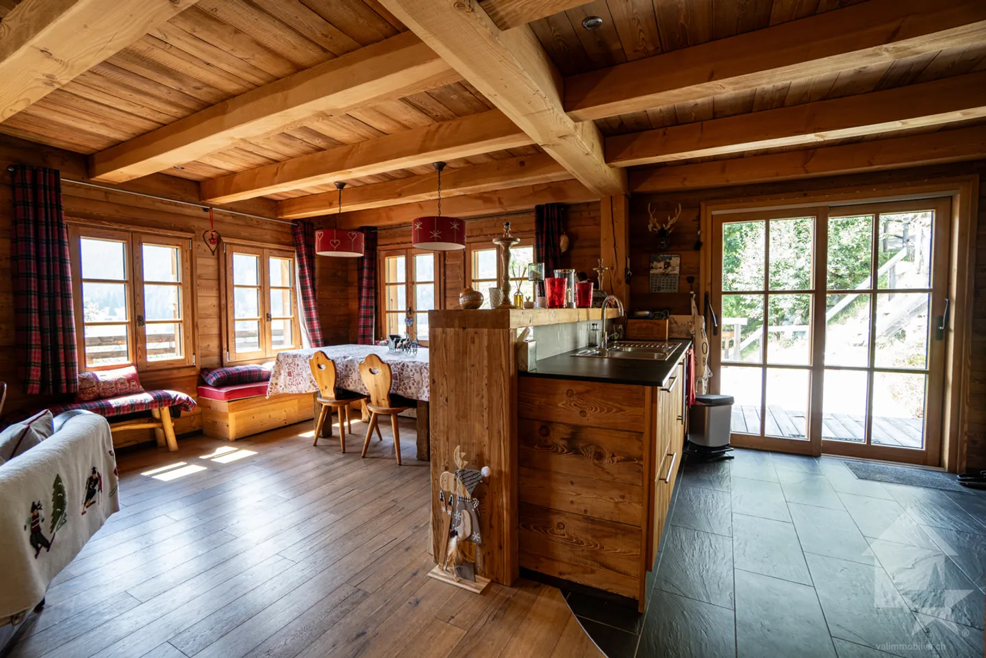Chalet accogliente con fascino e viste eccezionali - Foto 4 di 13