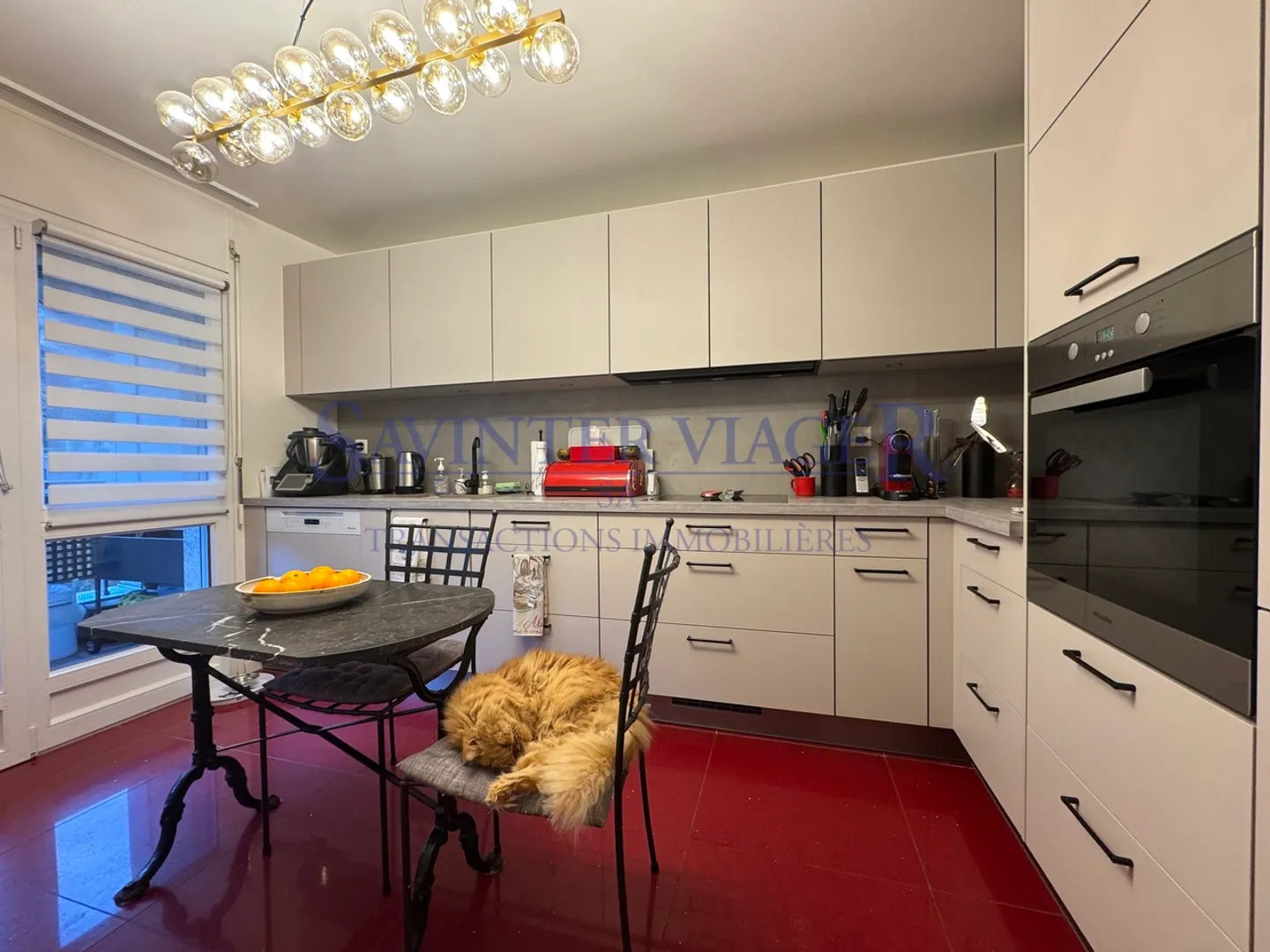 Beautiful apartment in occupied life annuity in a preserved environment - Photo 4 of 12