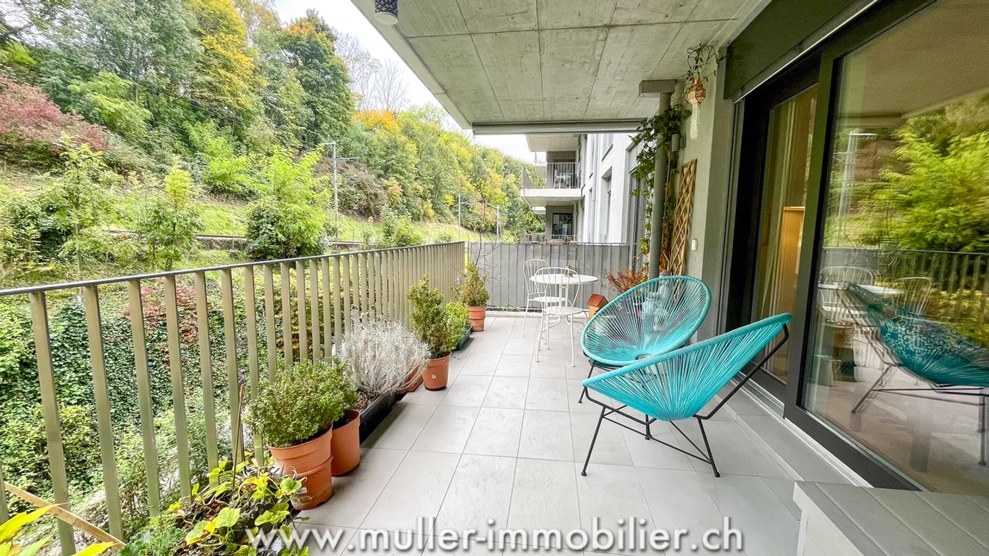 Bel appartement moderne dans un écrin de verdure - Photo 10 sur 12
