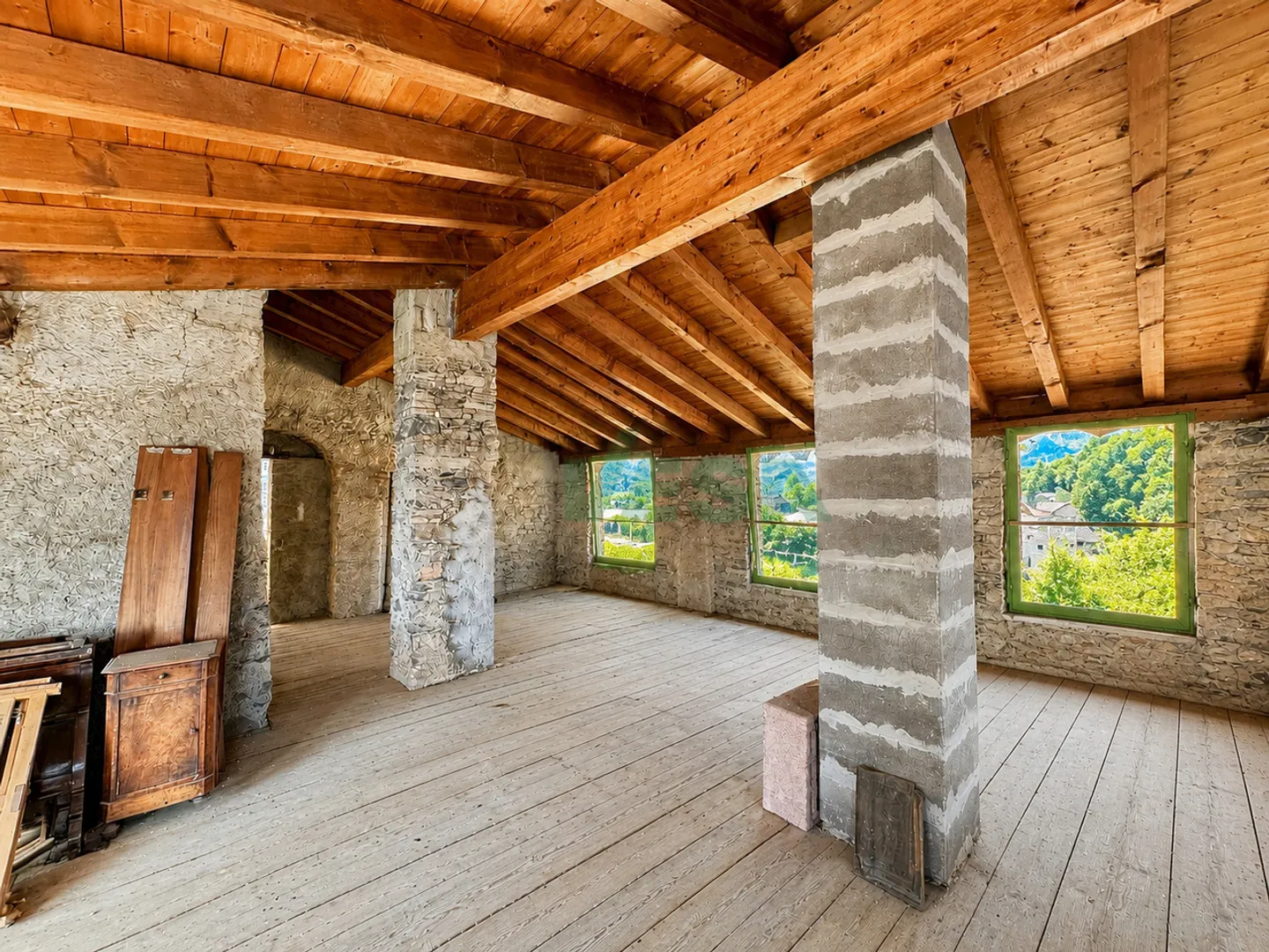 Splendid property with ancient palace, rustic house and beautiful garden - Photo 4 of 13