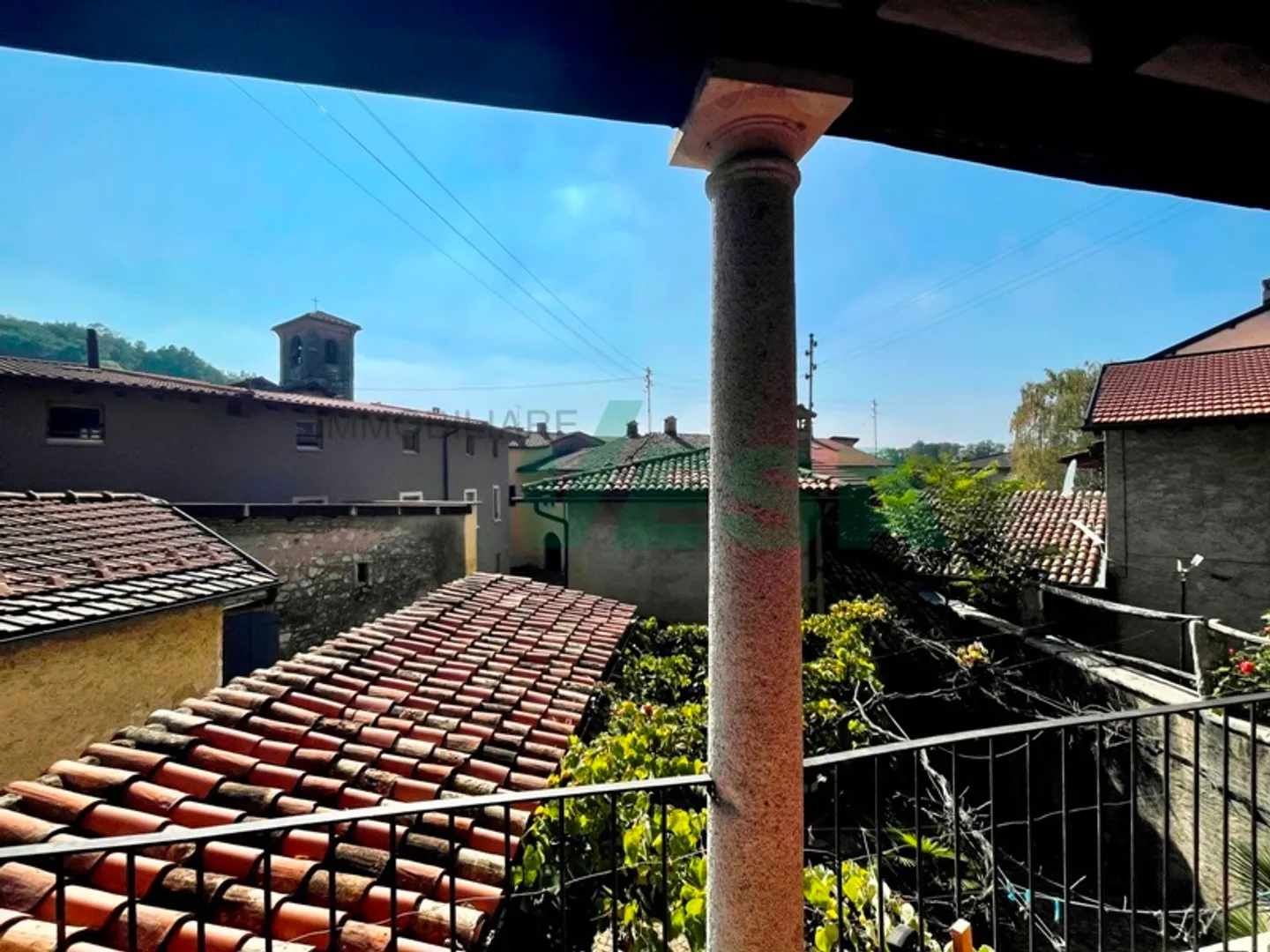 Affascinante ampia casa di nucleo con un grande e splendido giardino - Foto 9 von 13