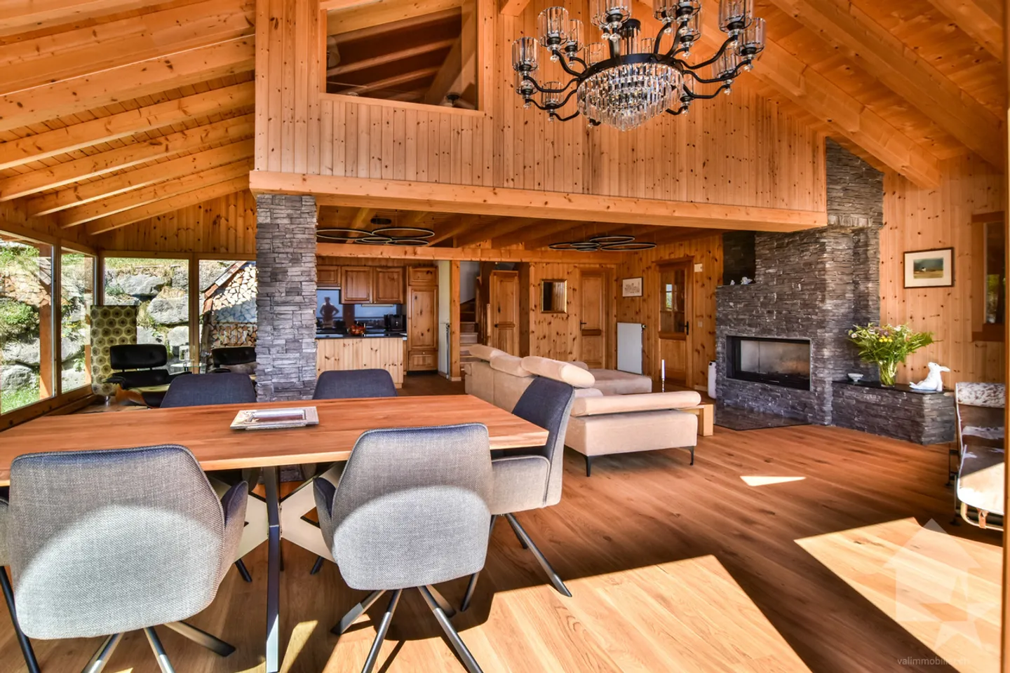 Magnificent chalet near the ski slopes - Photo 9 of 13