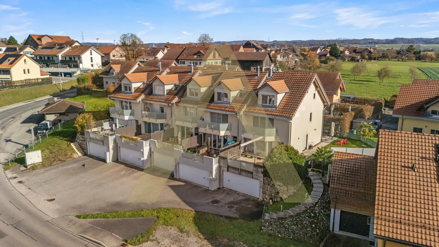 Spaziosa villa familiare con doppia terrazza-giardino - Foto 2 di 12