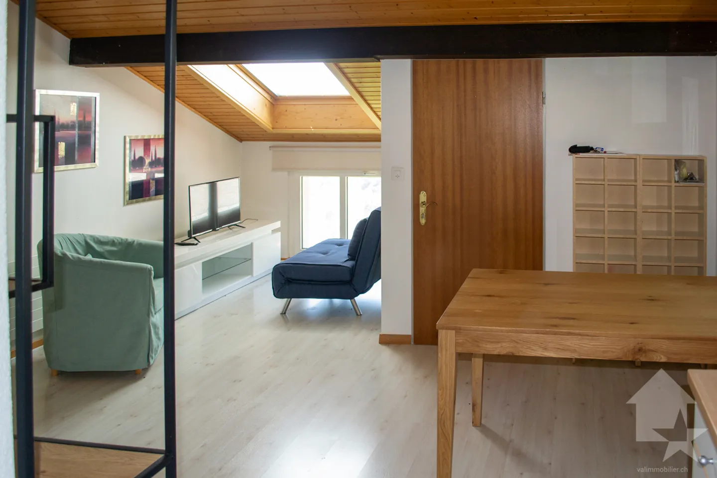 2,5-Zimmer-Wohnung von 42 m2 im Dachgeschoss mit Blick auf die Alpen - Foto 9 von 13