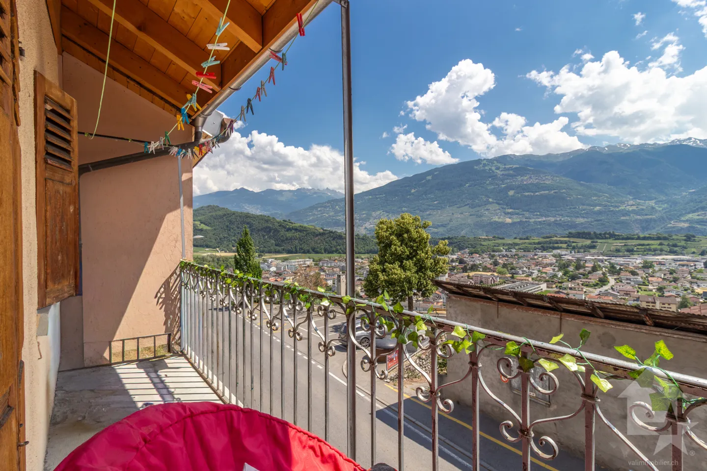 Village house with 3.5 room duplex of 90 m2 and commercial premises - Photo 9 of 13
