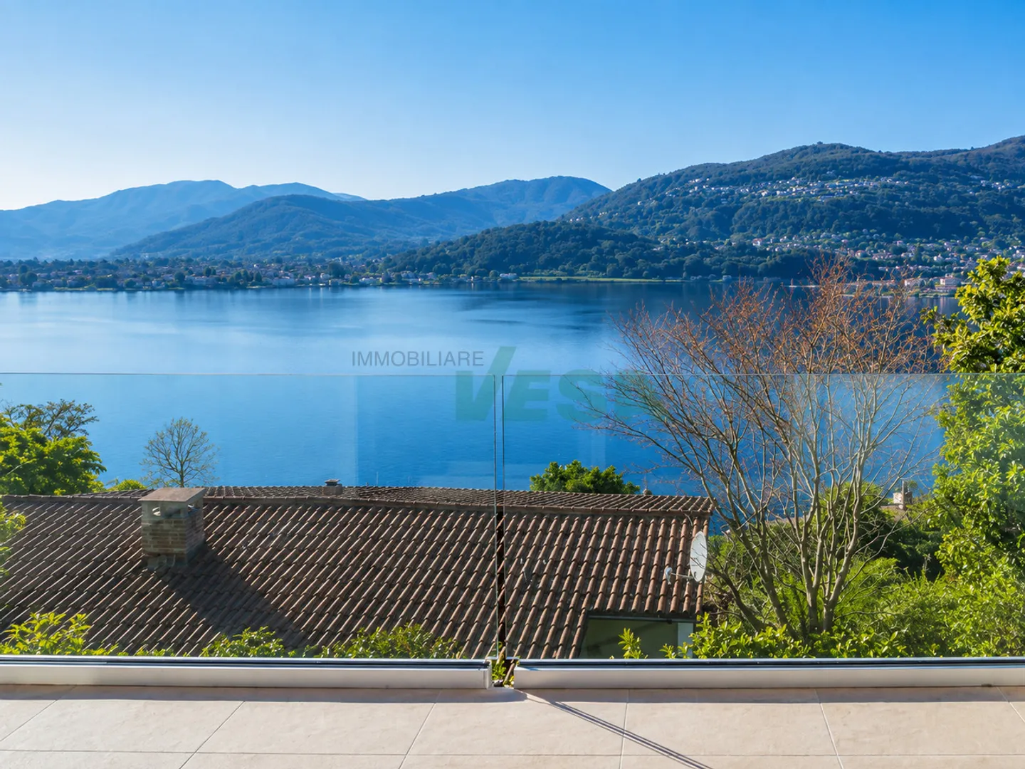 Elegante appartamento monolocale con magnifica vista lago - Foto 9 von 11