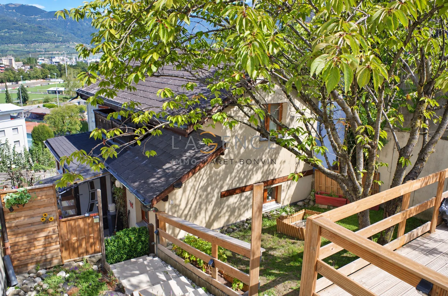 A charming house, just steps from the center of Monthey - Photo 1 of 8