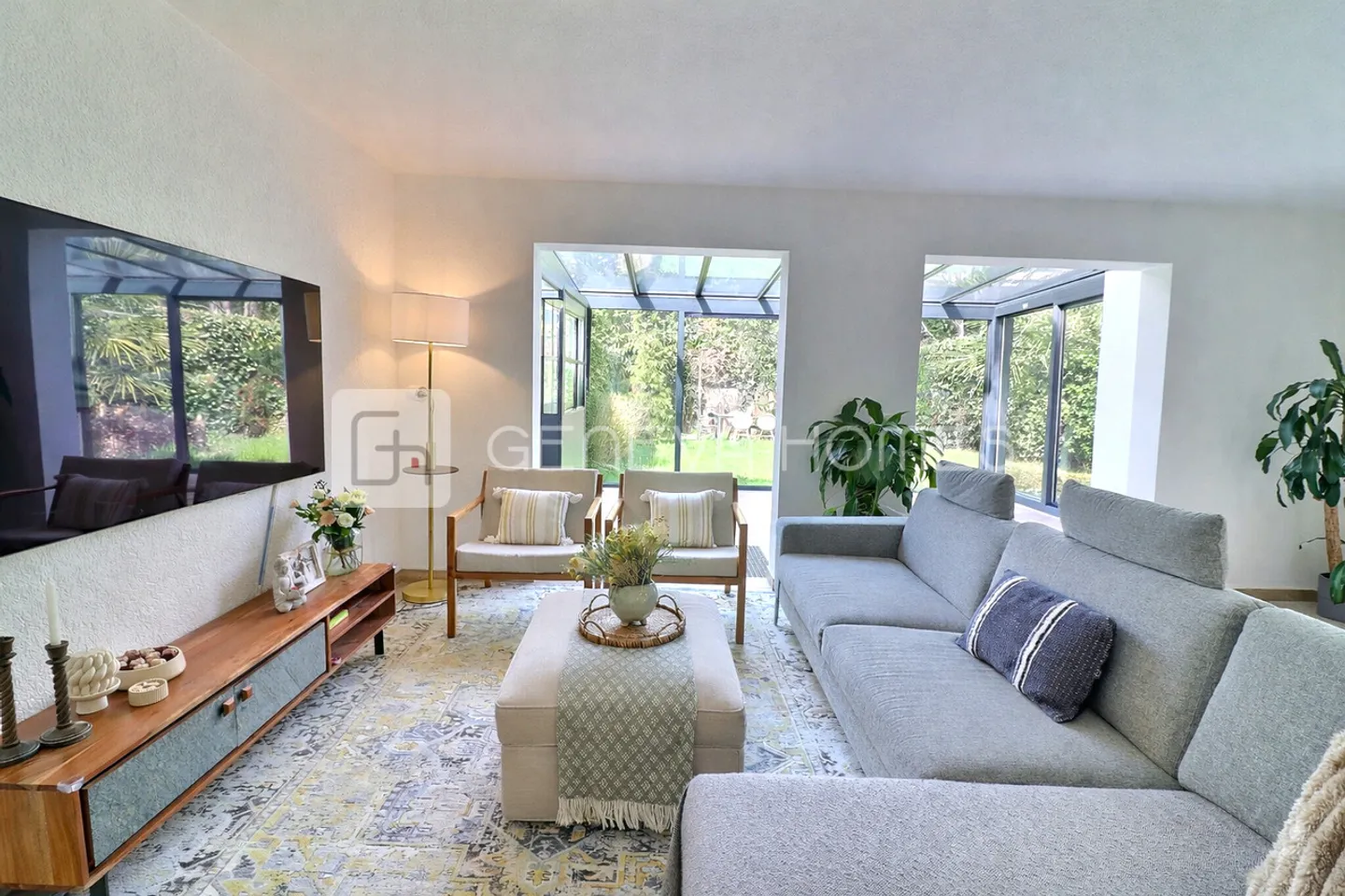 Charming family home - Photo 2 of 7