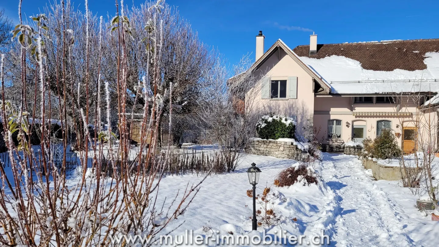 Charmantes Haus in Broc, Gruyère - Foto 1 von 13