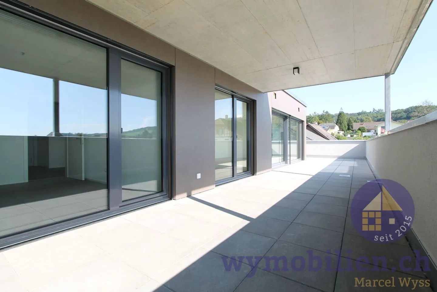 Attico esclusivo con 4,5 stanze - grande terrazza - vista lontana - Foto 3 di 13