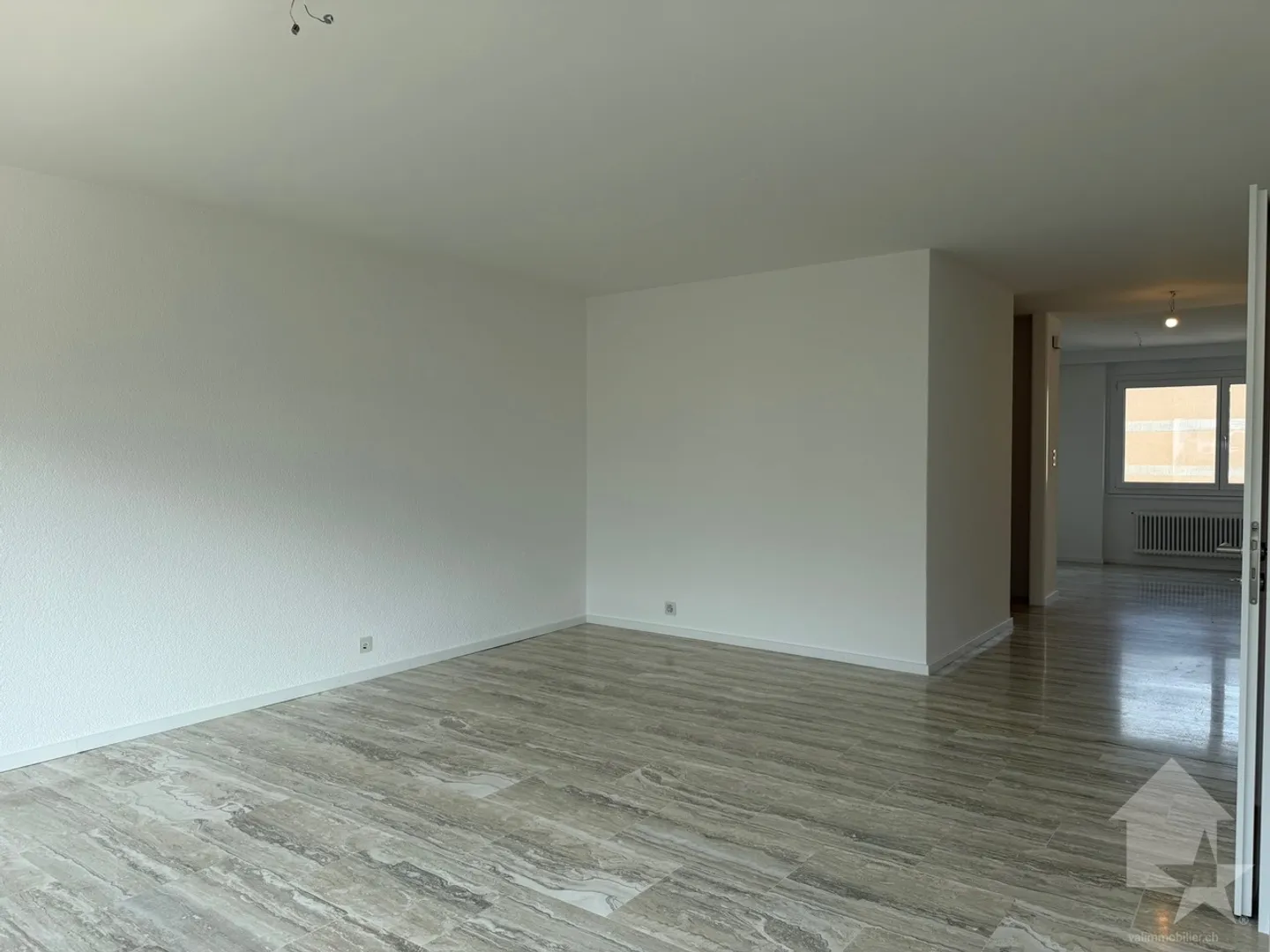Bell'appartamento di 4,5 stanze, situato vicino ai servizi - Foto 2 di 13