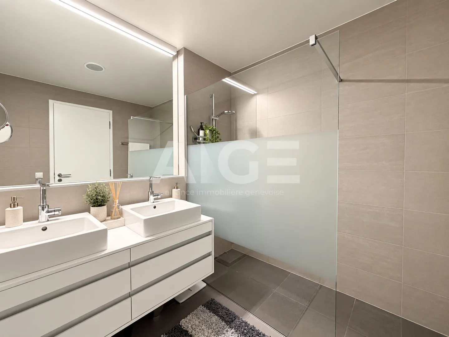 Elegante 5-Zimmer-Wohnung in einer prestigeträchtigen Residenz - Foto 6 von 9