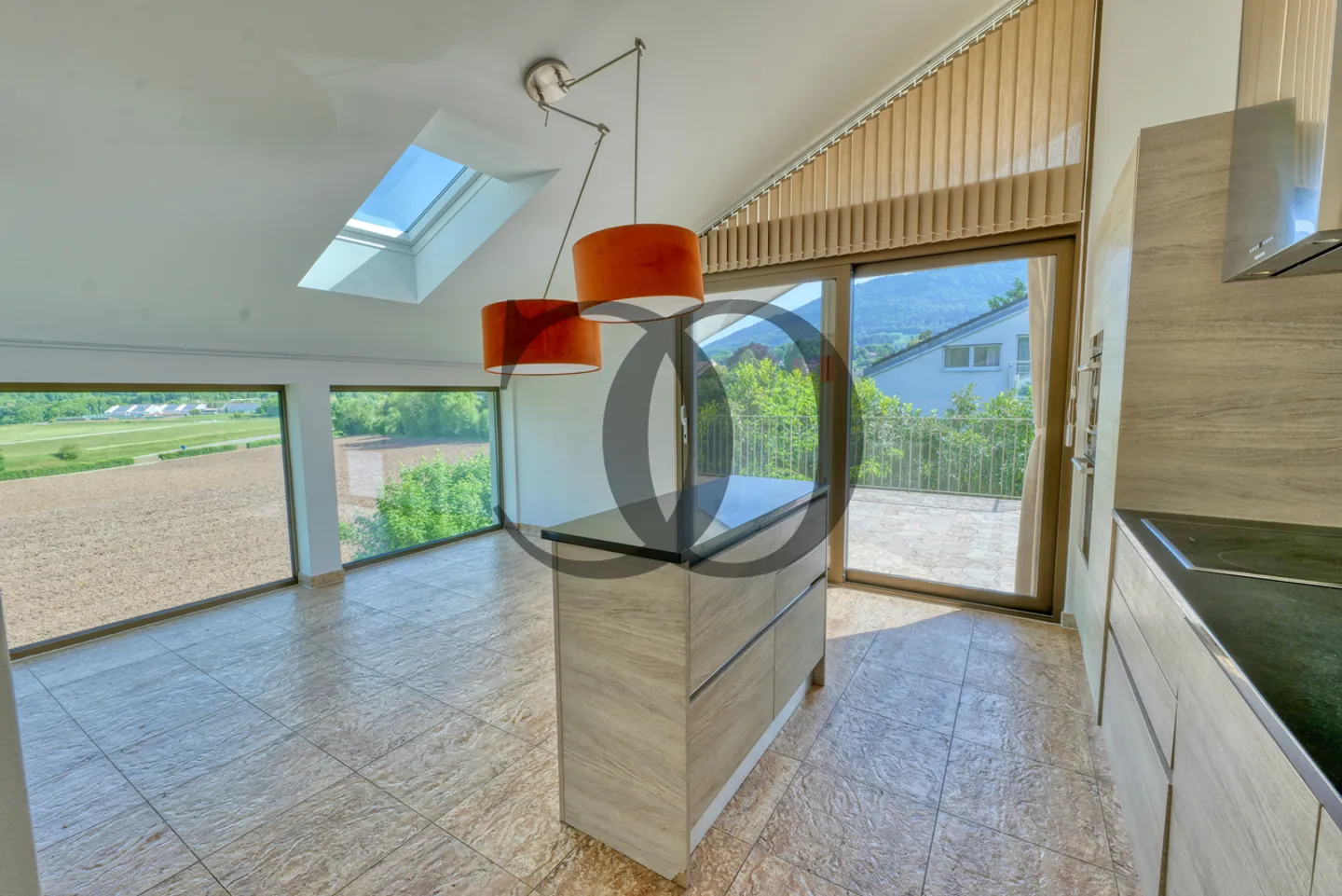 Wunderschöne moderne Villa mit privaten Terrassen und Garten - Foto 3 von 13