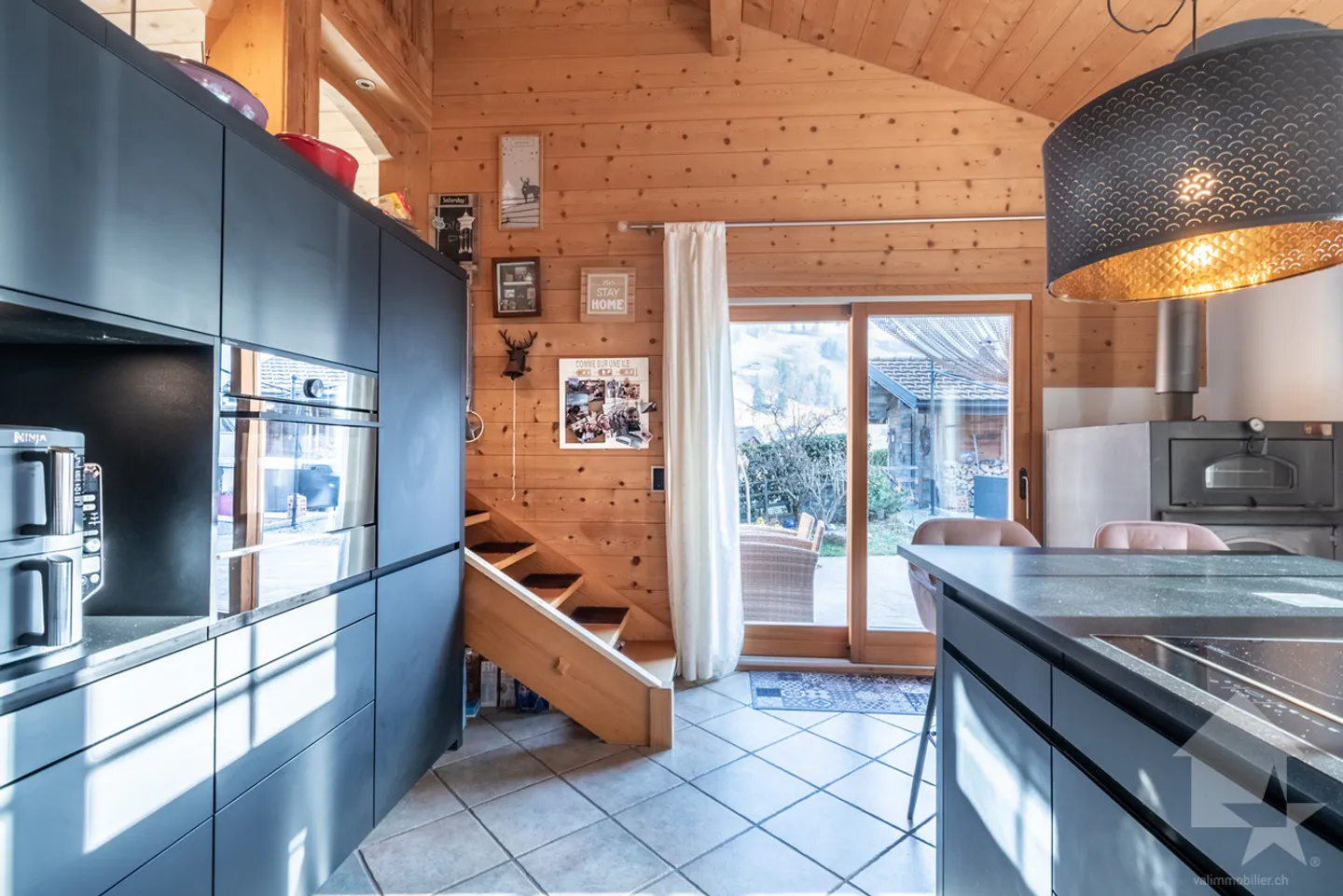 Val-d'Illiez, magnificent chalet with 3 apartments - Photo 5 of 13
