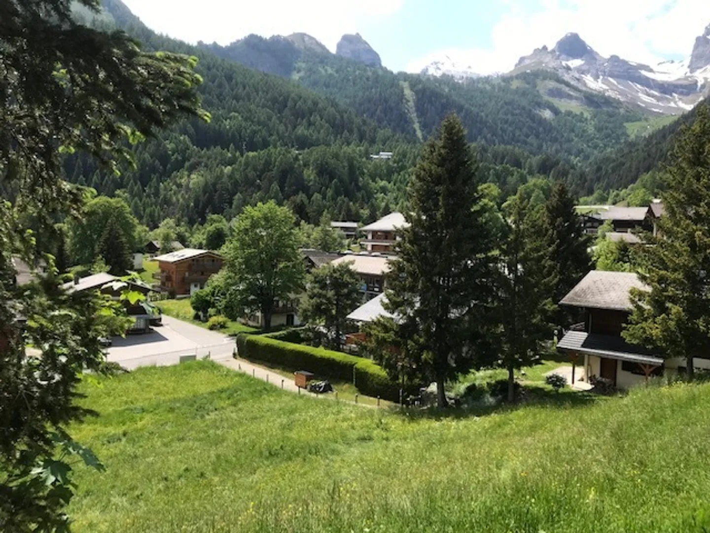 Magnifico lotto nel cuore del villaggio - Foto 5 di 11