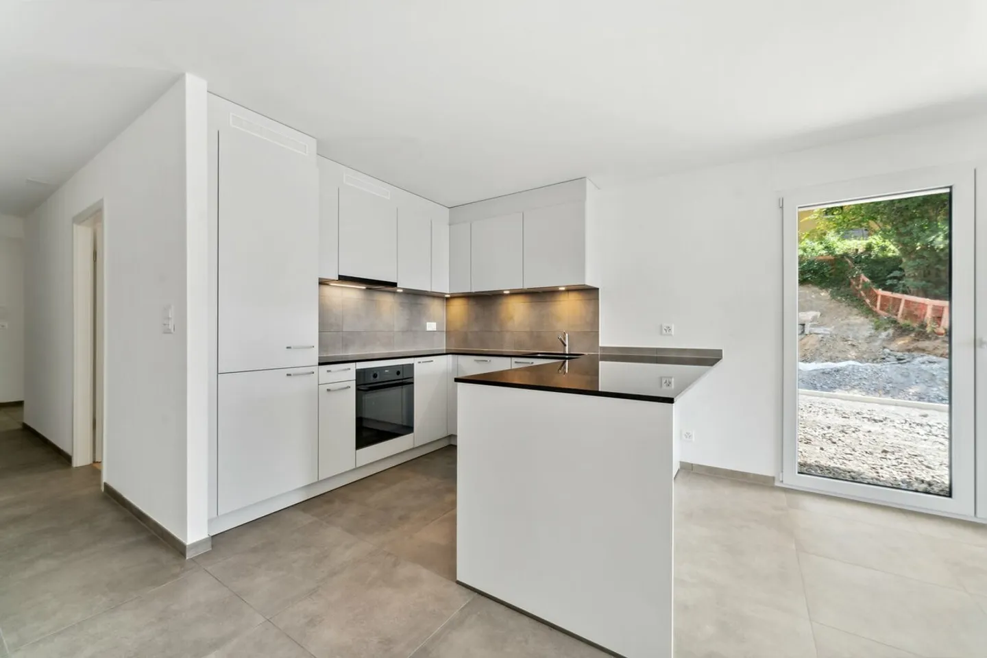 Neues und modernes Apartment mit Terrasse und großem Garten - Foto 2 von 10