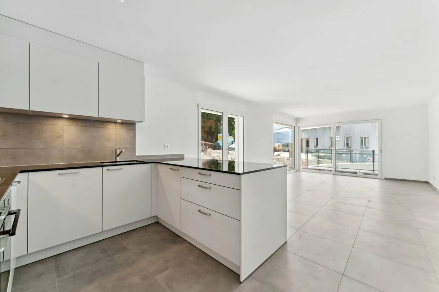 Neues und modernes Apartment mit Terrasse und großem Garten - Foto 1 von 10