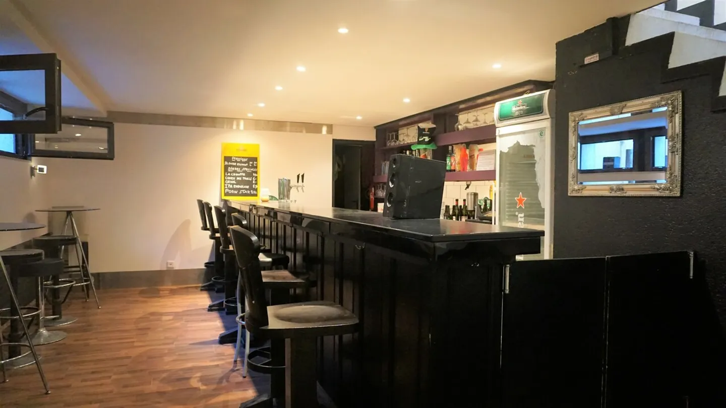 Bar - lounge nel cuore del comprensorio sciistico delle 4 valli - Foto 2 di 9
