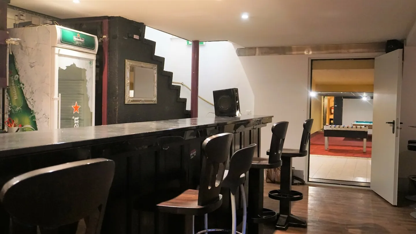 Bar - lounge nel cuore del comprensorio sciistico delle 4 valli - Foto 7 di 9