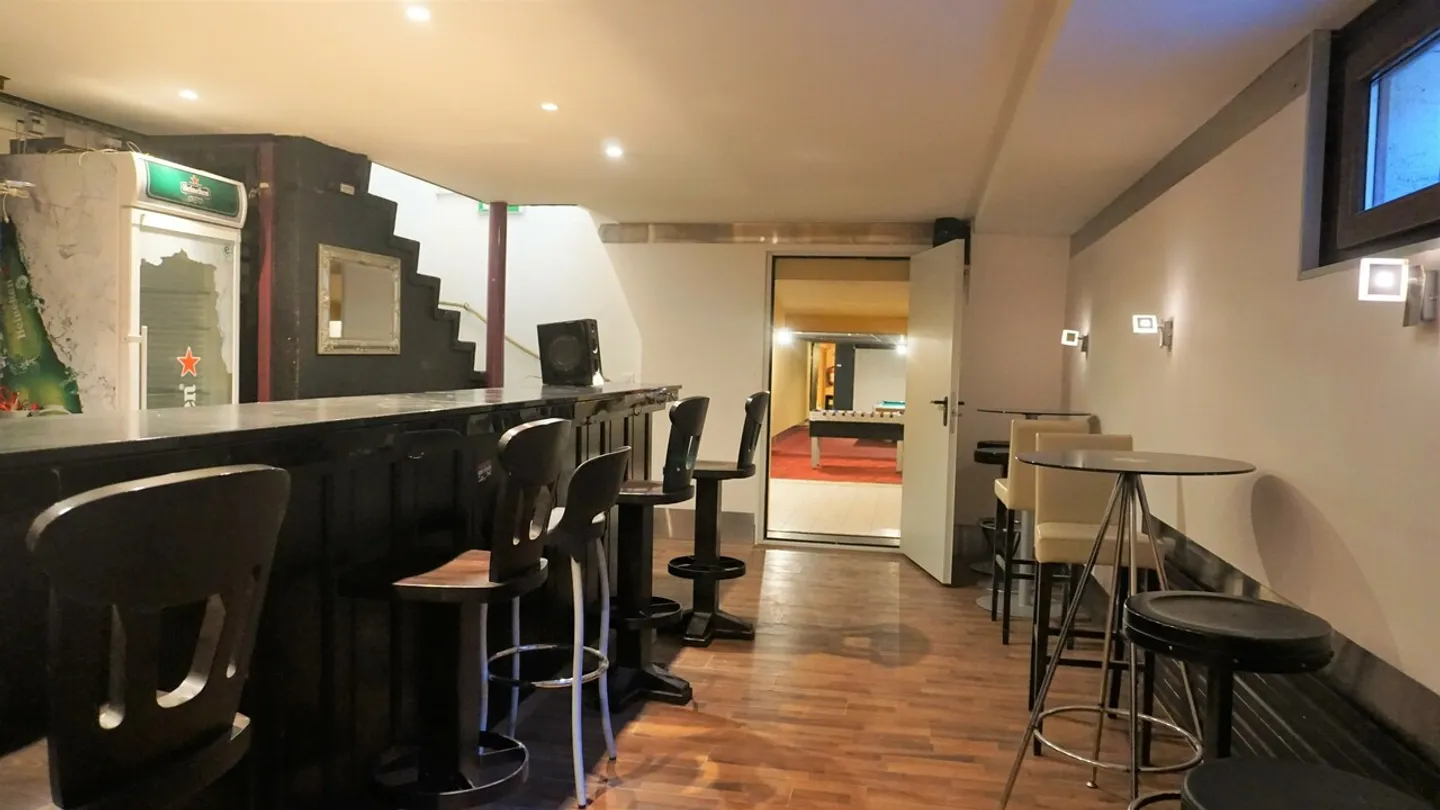 Bar - lounge nel cuore del comprensorio sciistico delle 4 valli - Foto 4 di 9